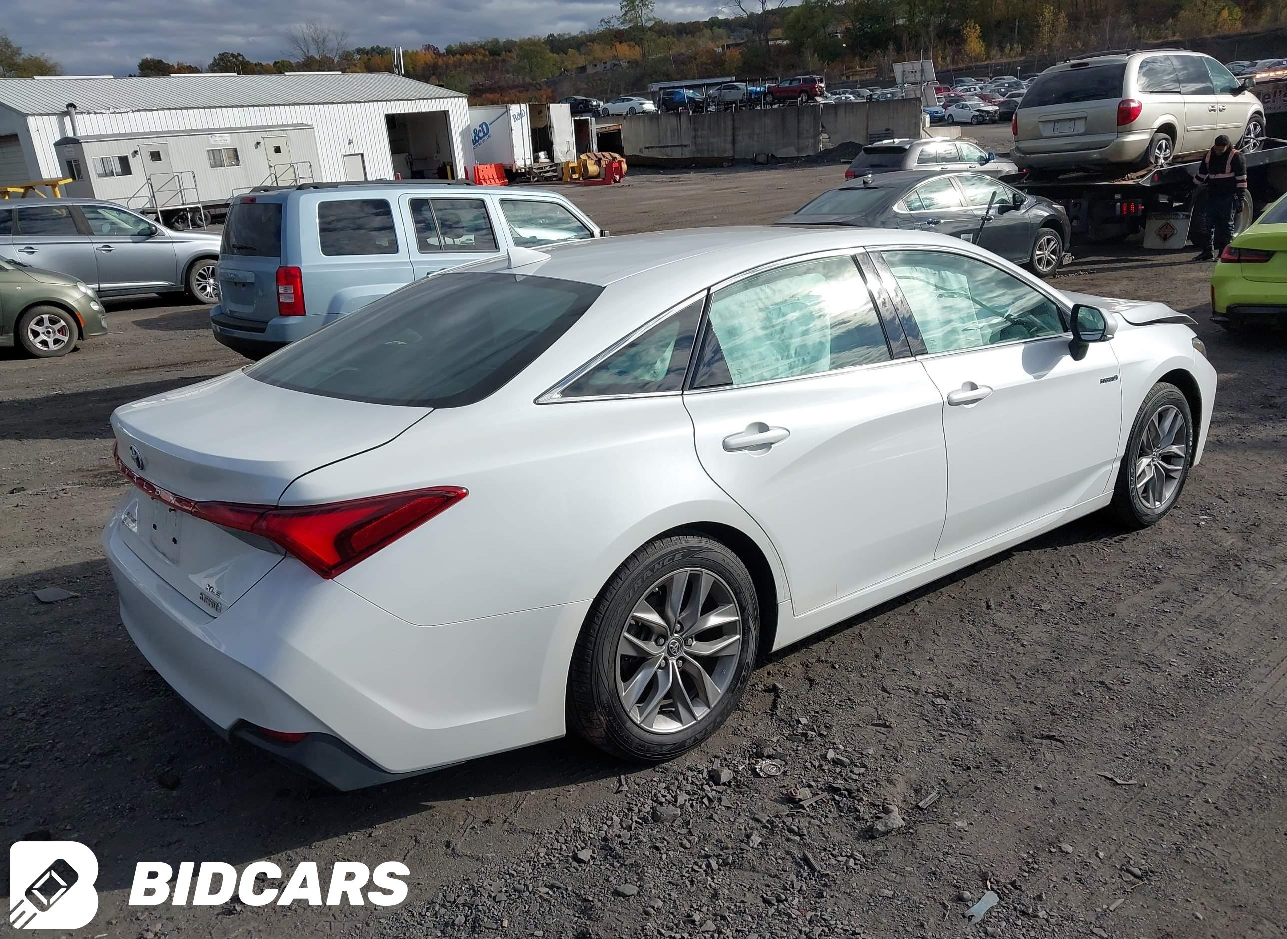 2019 Toyota Avalon, Hybrid Xle