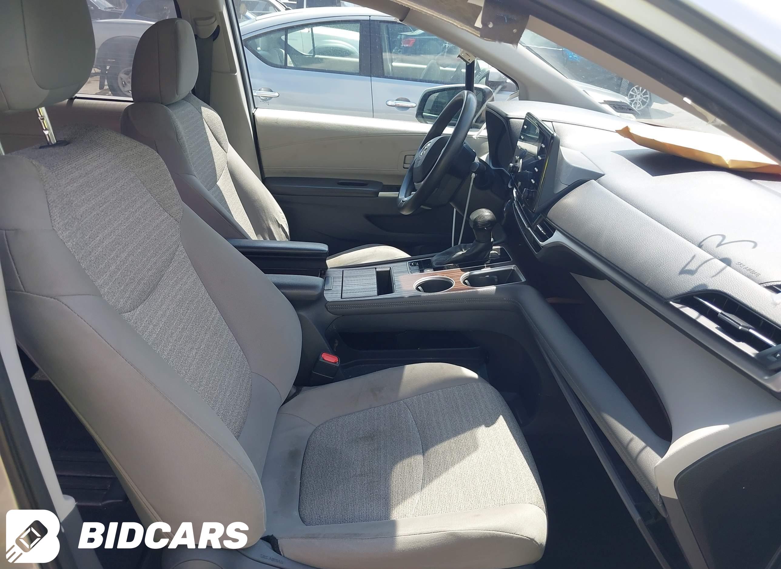 2021 Toyota Sienna, LE