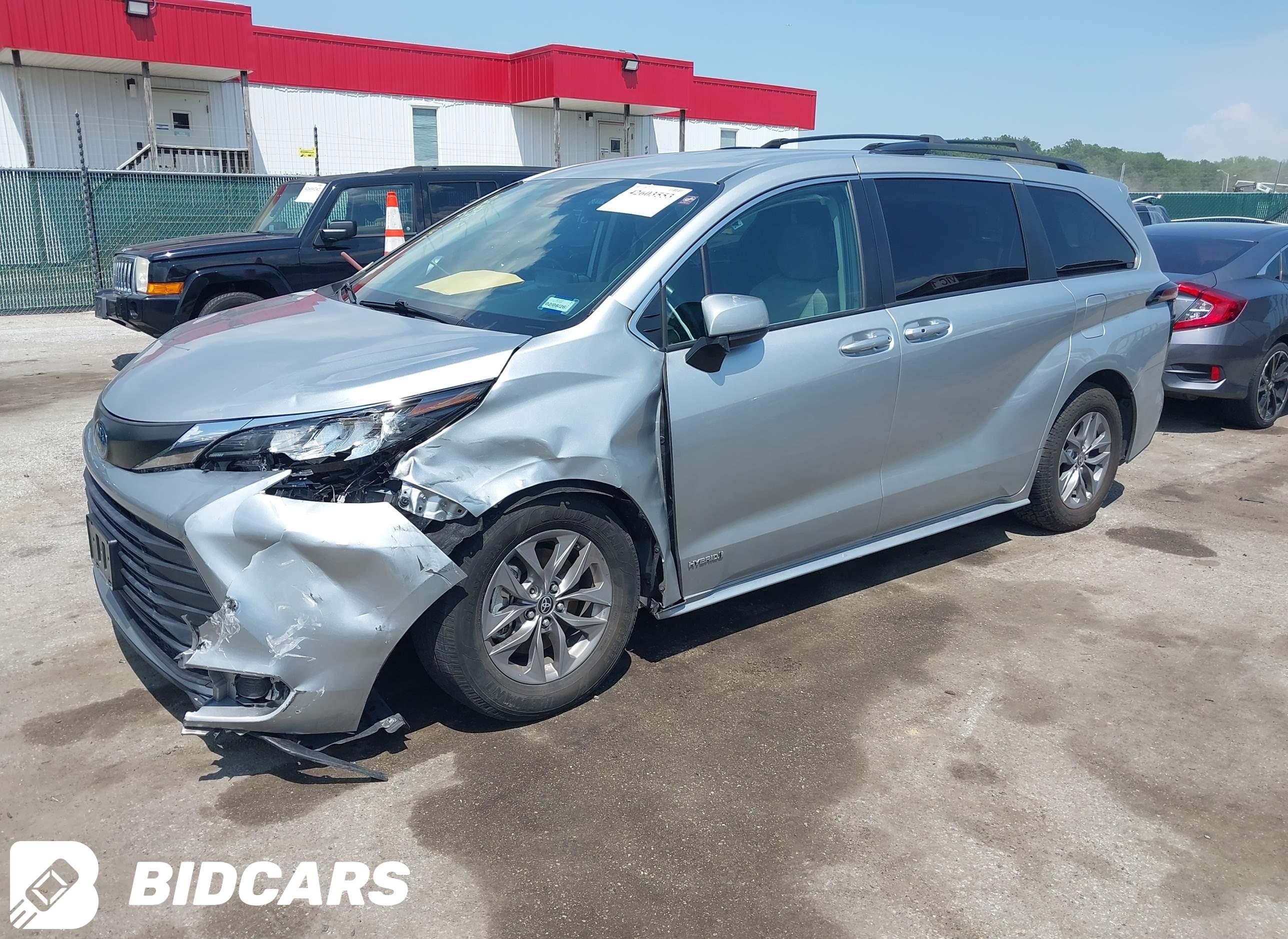 2021 Toyota Sienna, LE