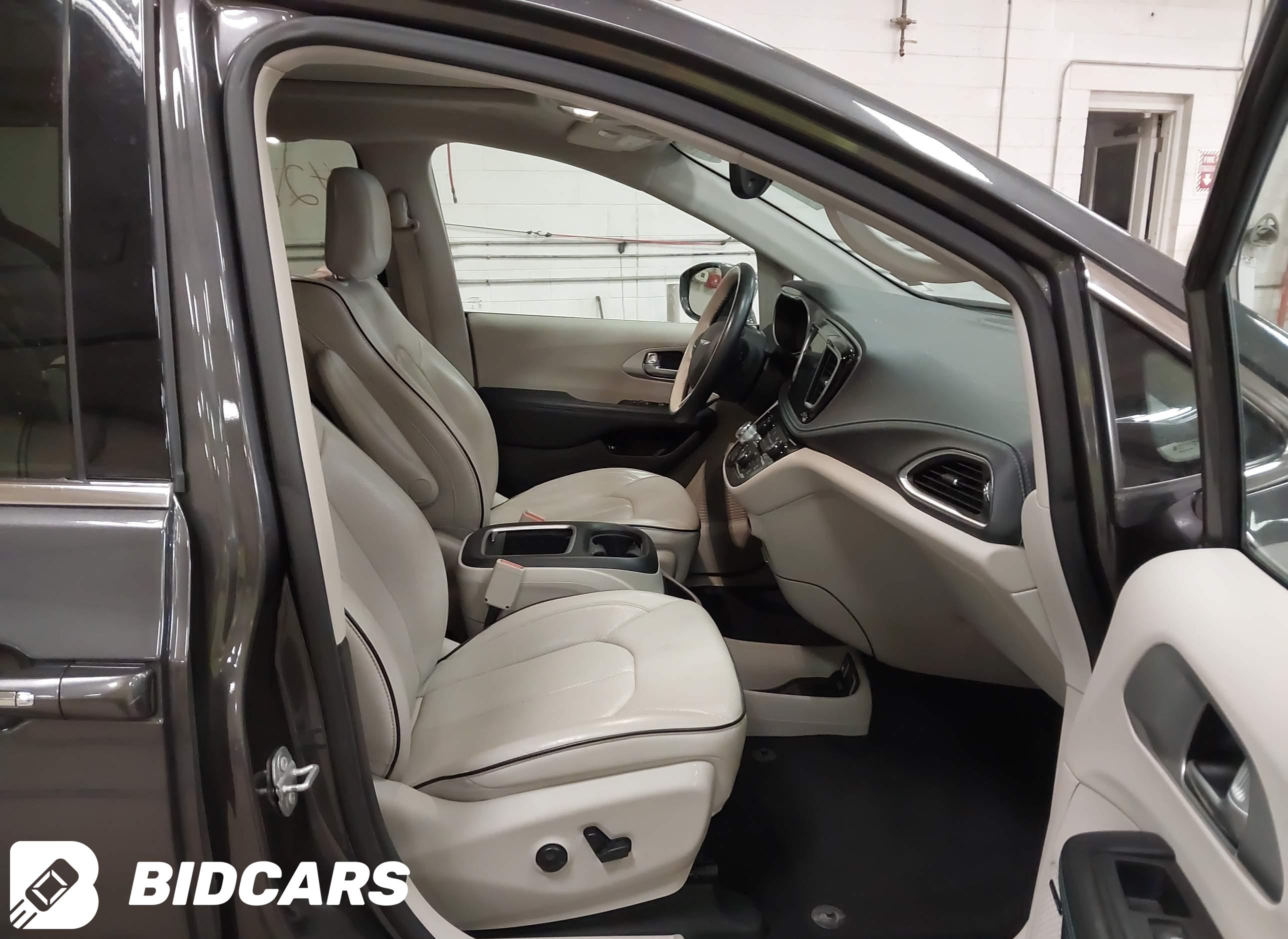 2018 Chrysler Pacifica Hybrid...