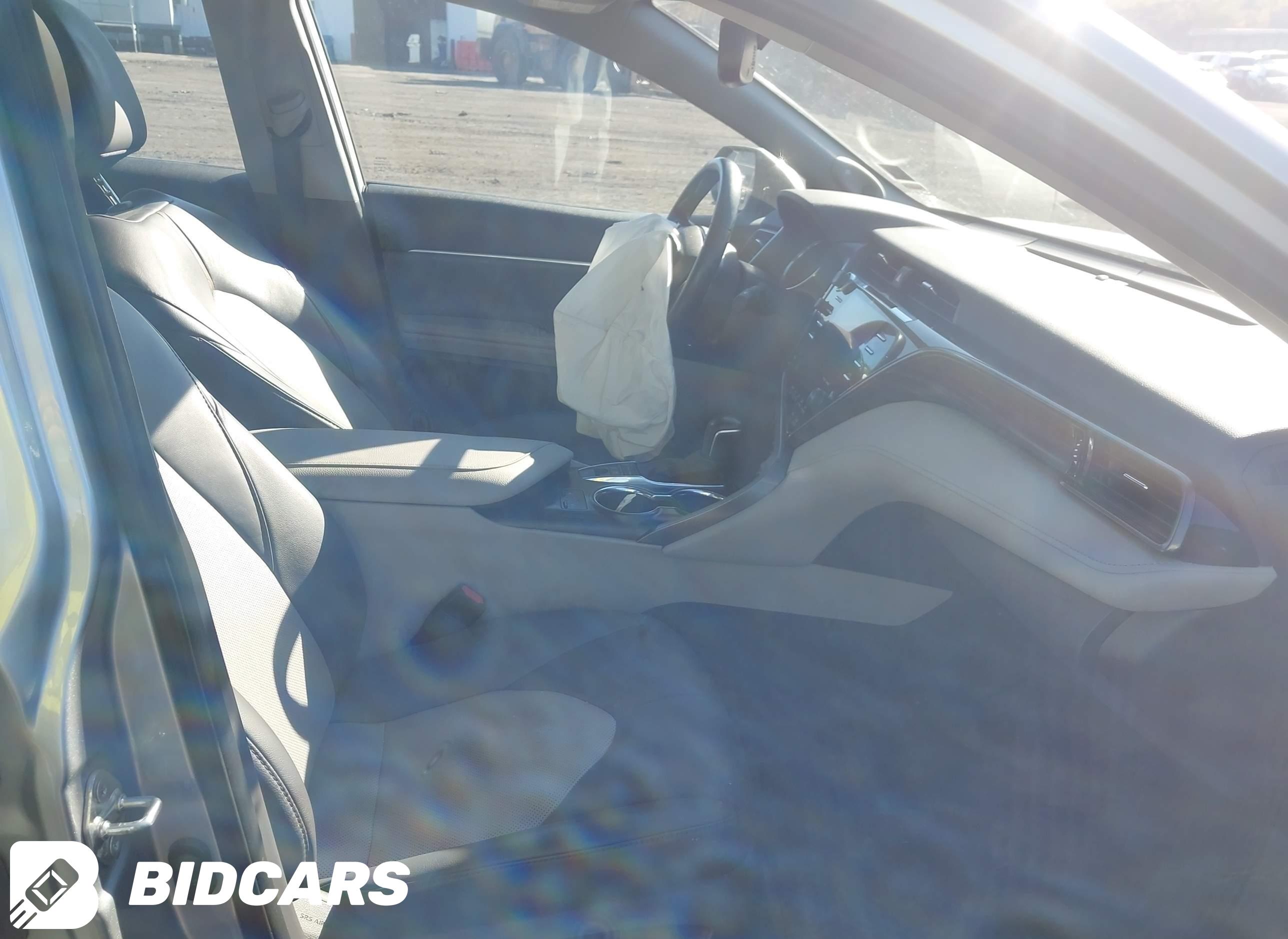 2020 Toyota Camry, Xle Hybrid