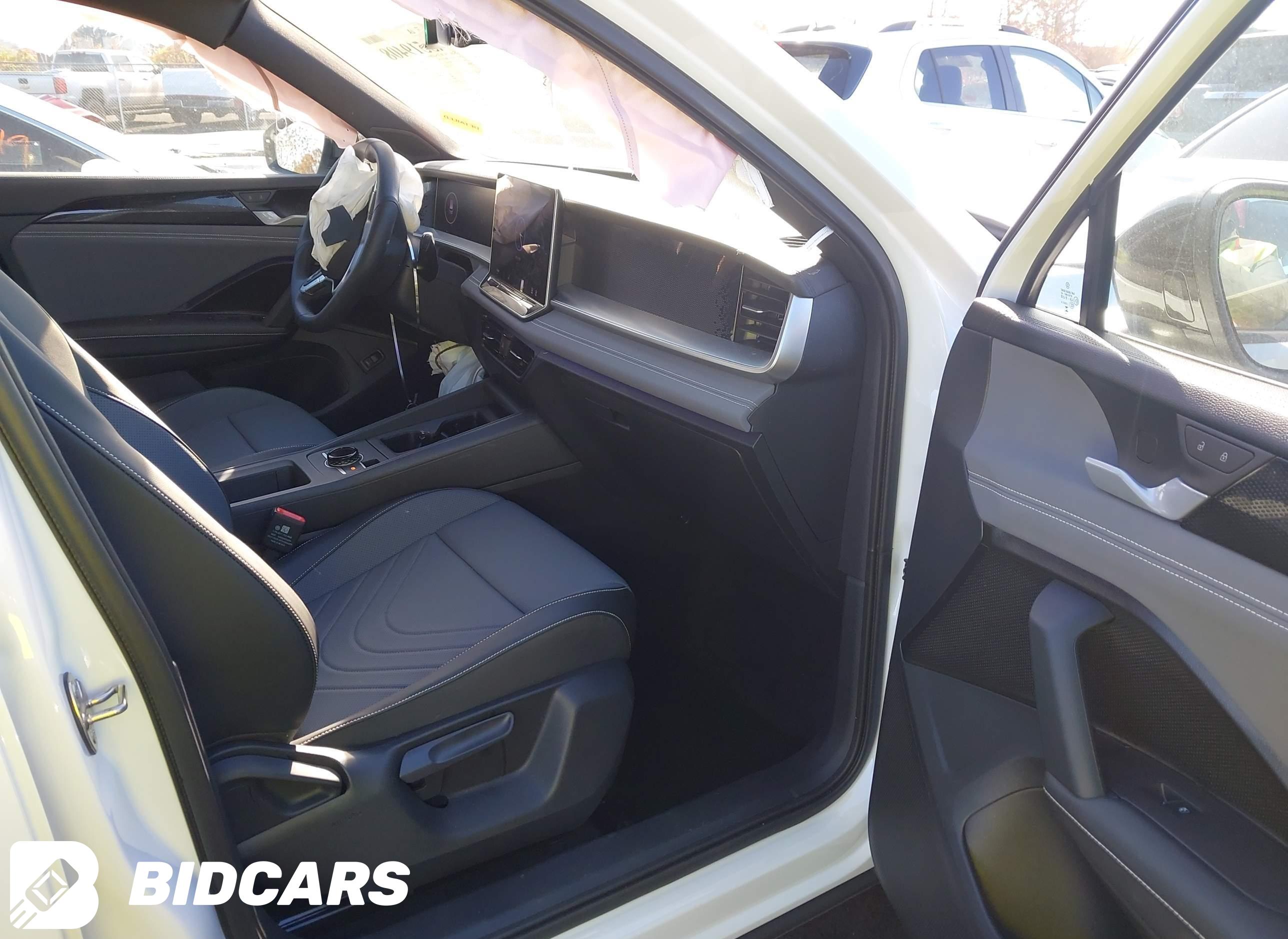 2025 Volkswagen Tiguan, 2.0T...