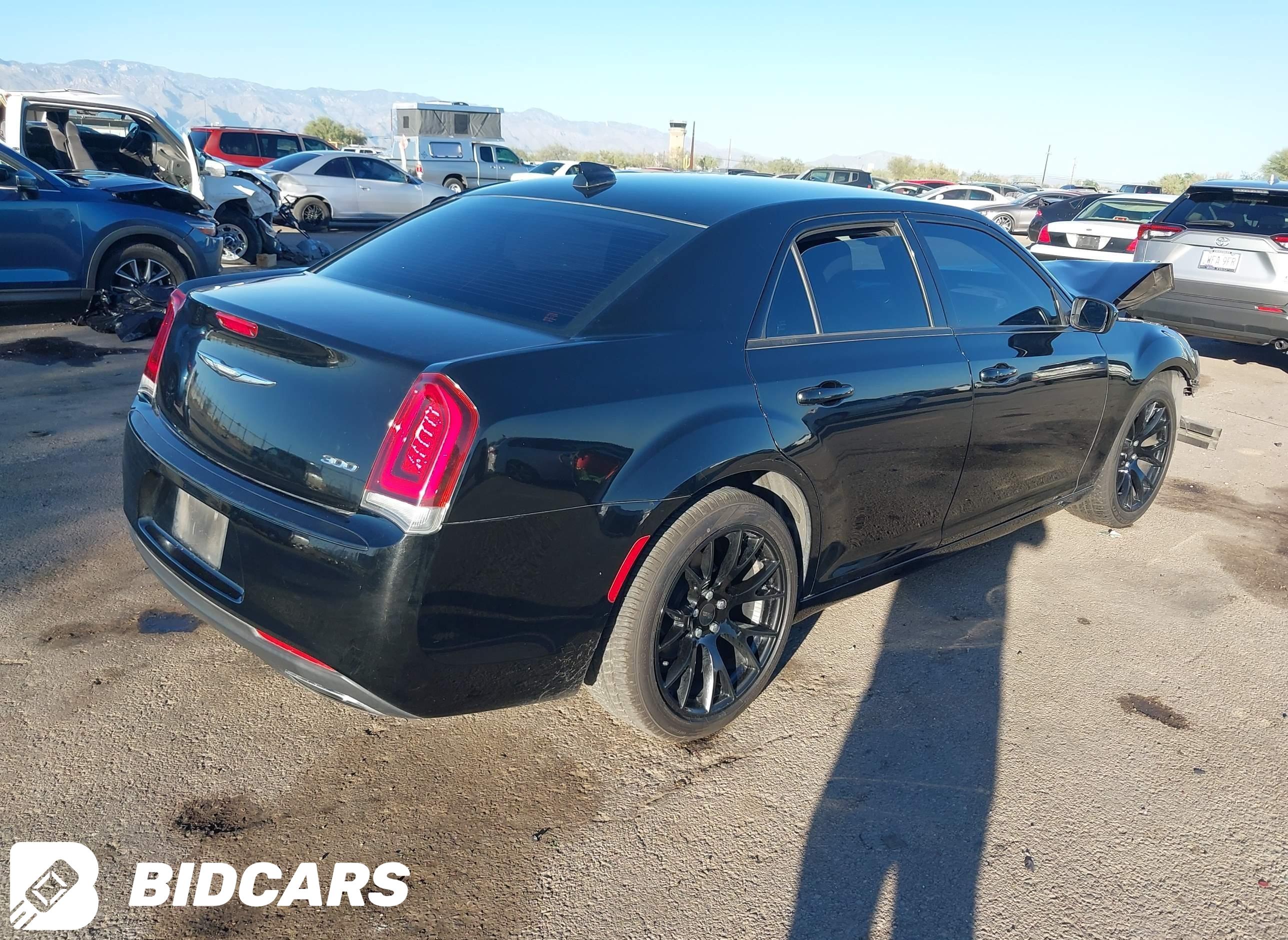 2018 Chrysler 300, Touring