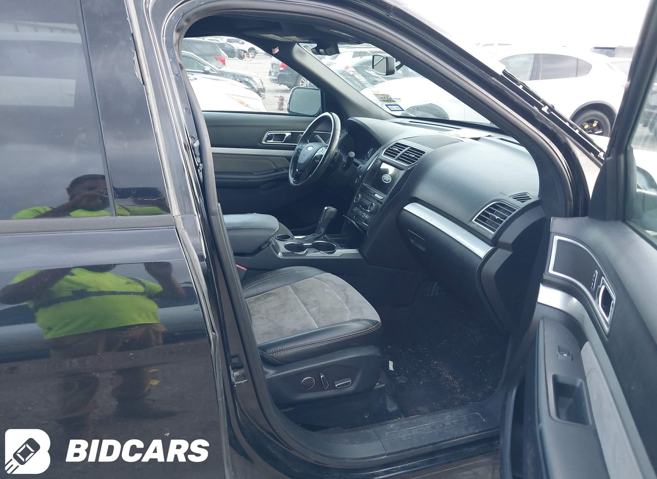 2017 Ford Explorer, Xlt