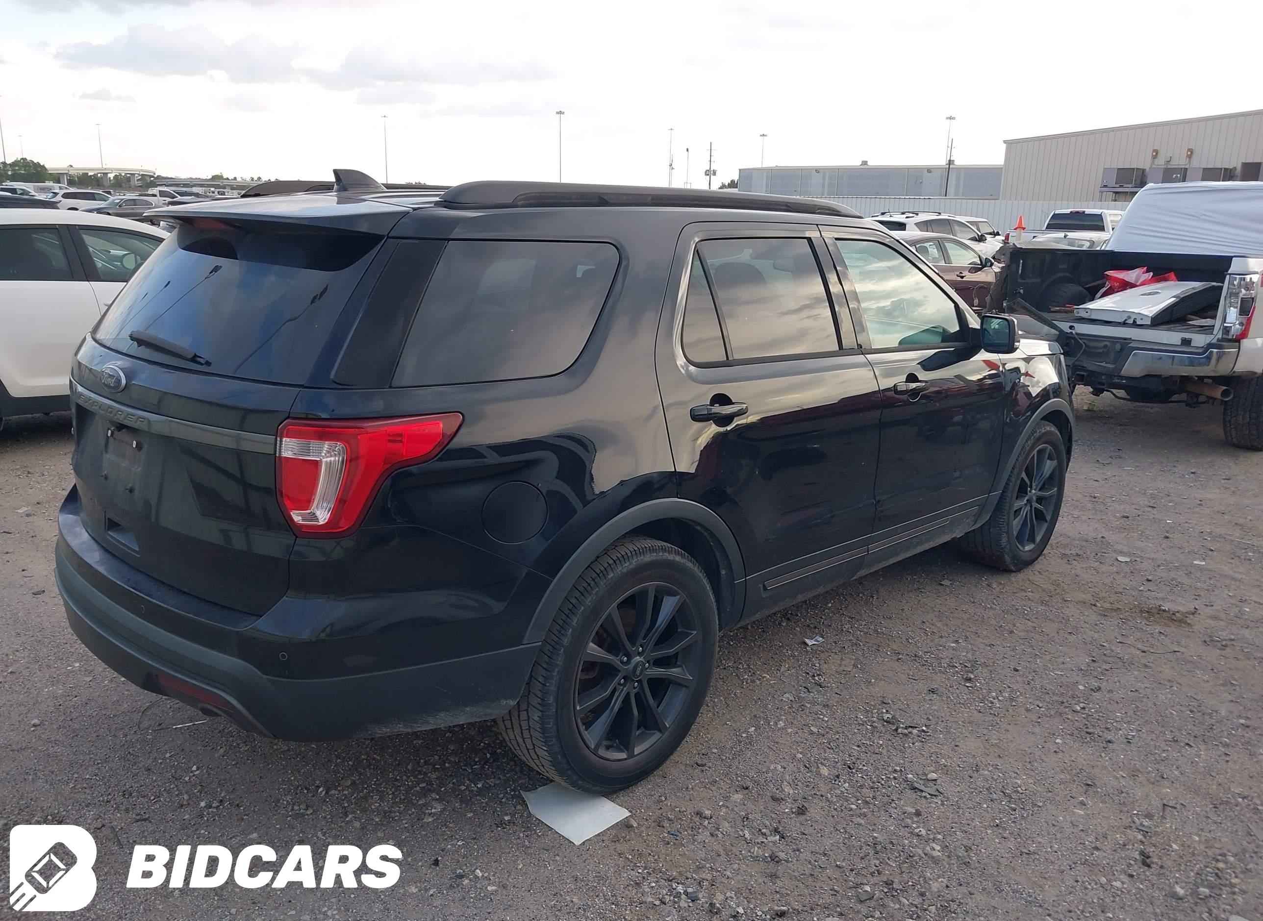 2017 Ford Explorer, Xlt