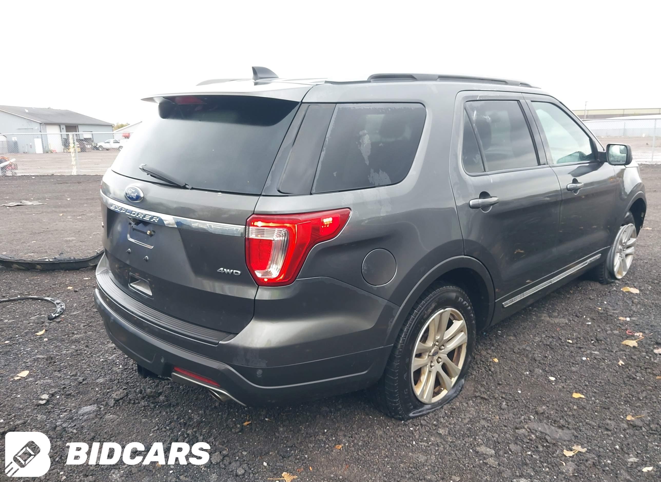 2018 Ford Explorer, Xlt