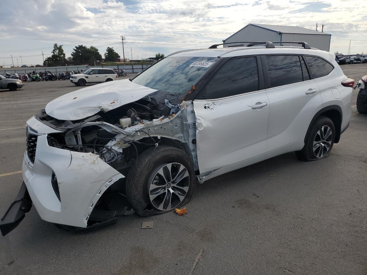 2024 Toyota Highlander, LE