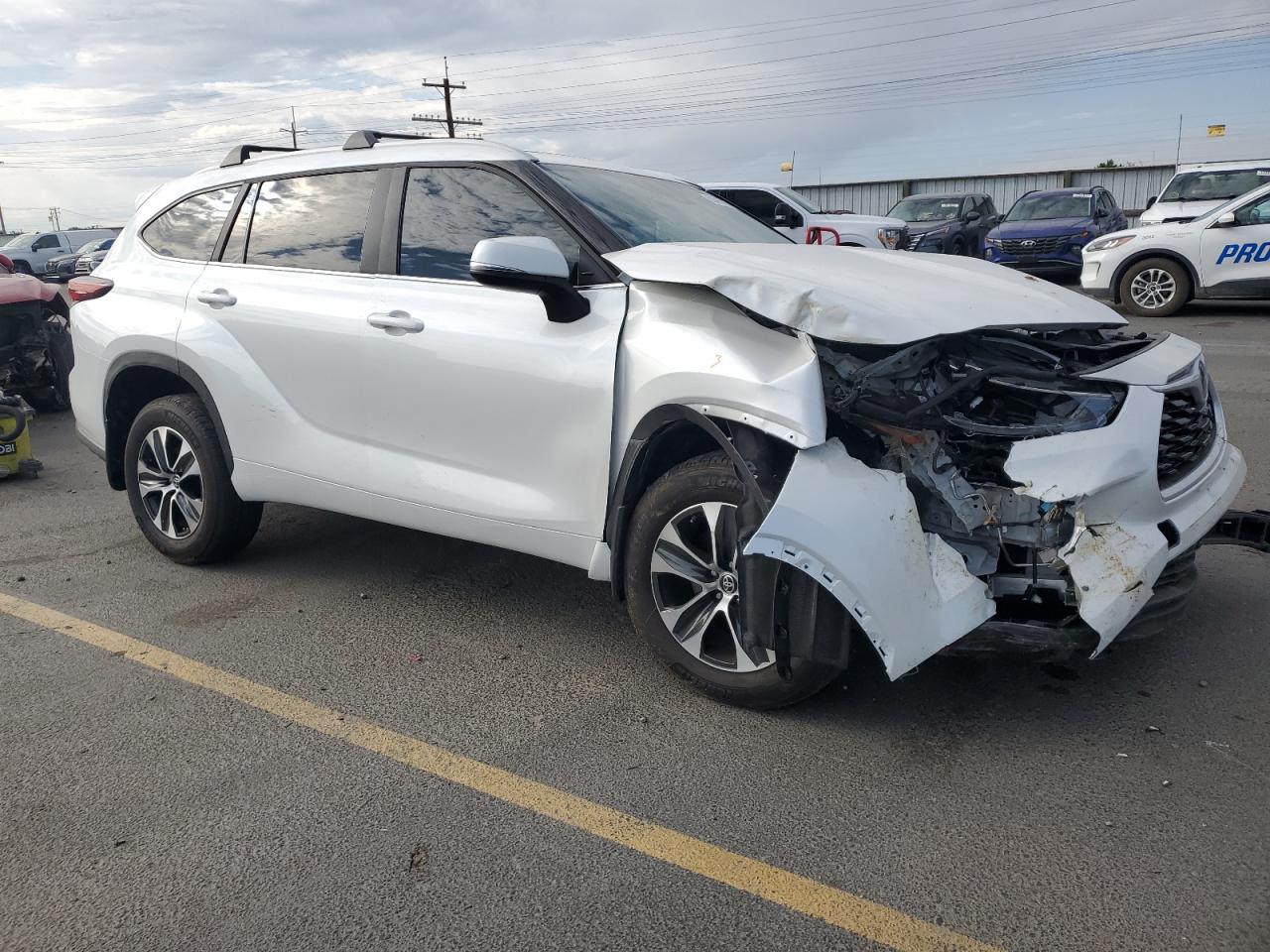 2024 Toyota Highlander, LE