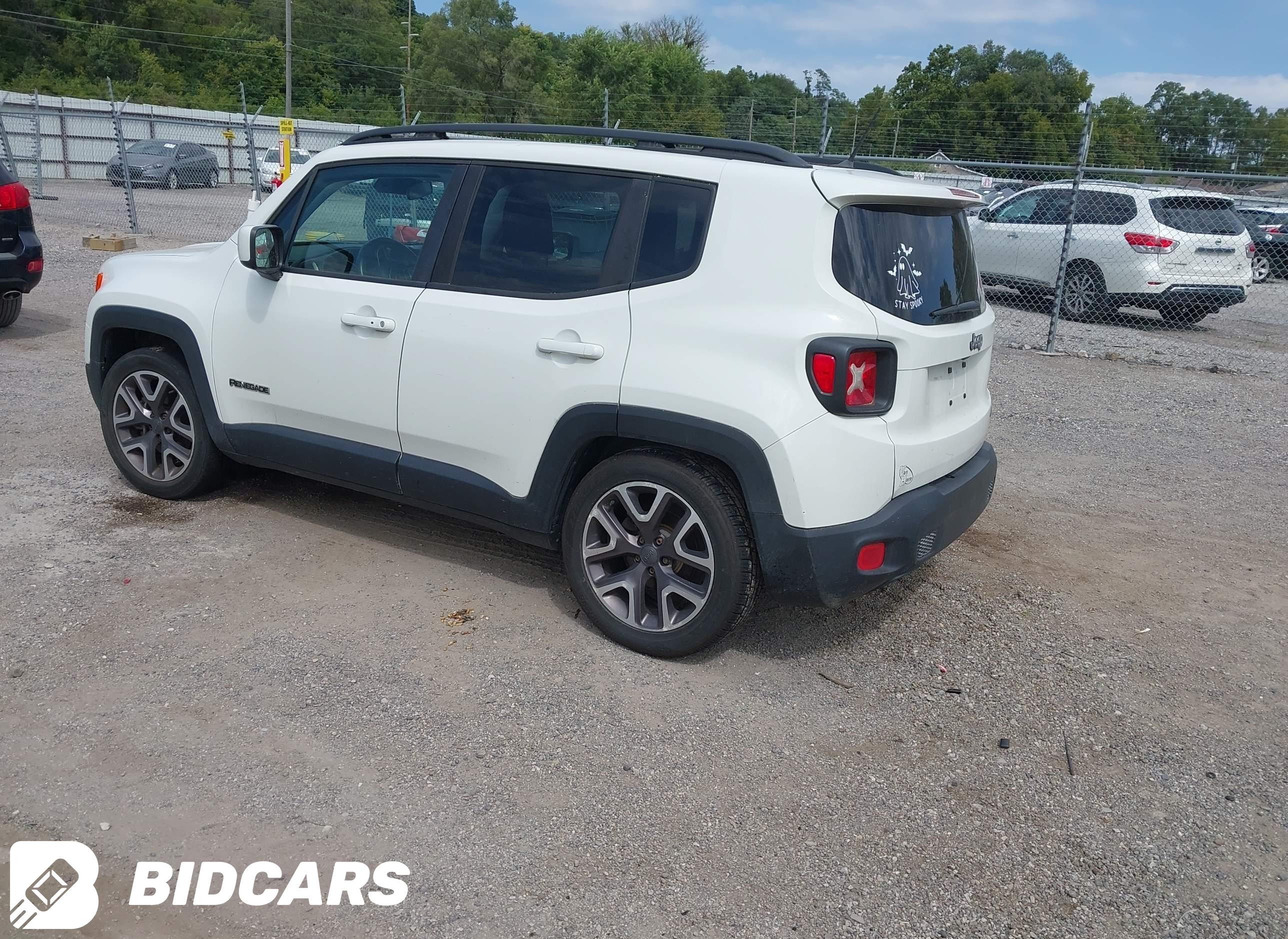 2015 Jeep Renegade, Latitude