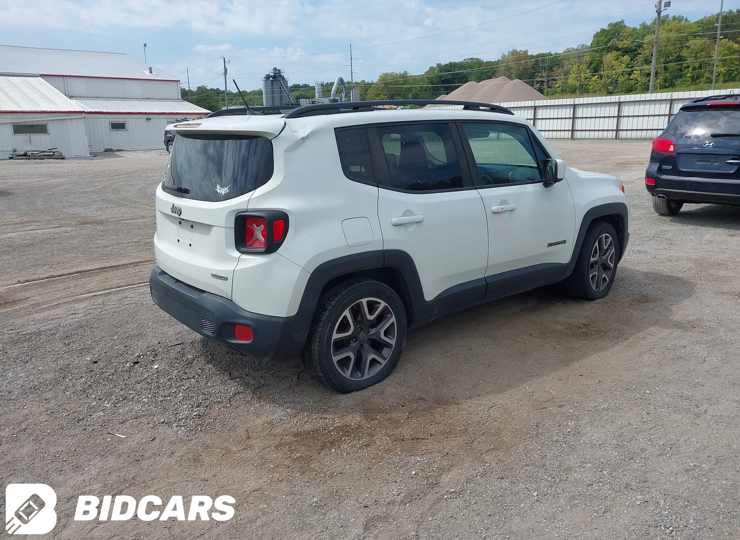 2015 Jeep Renegade, Latitude