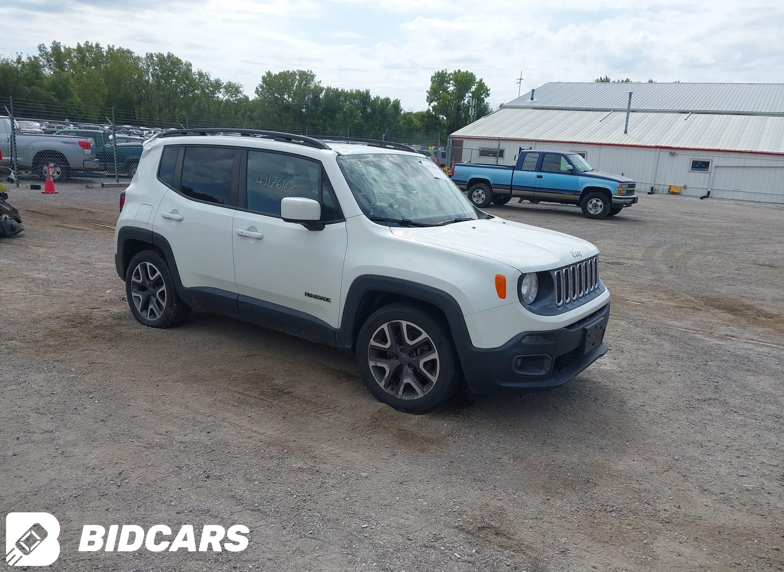2015 Jeep Renegade, Latitude