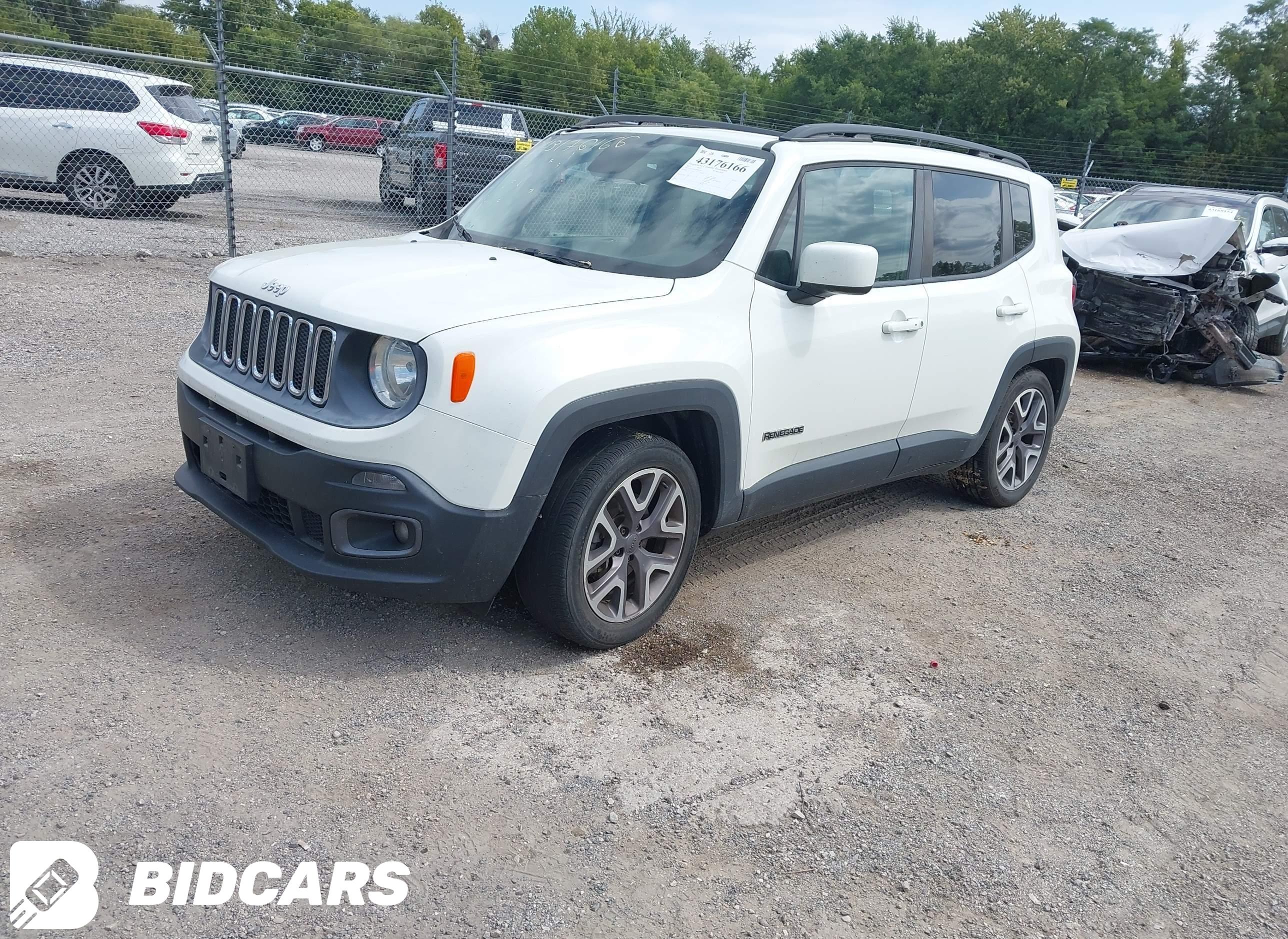 2015 Jeep Renegade, Latitude