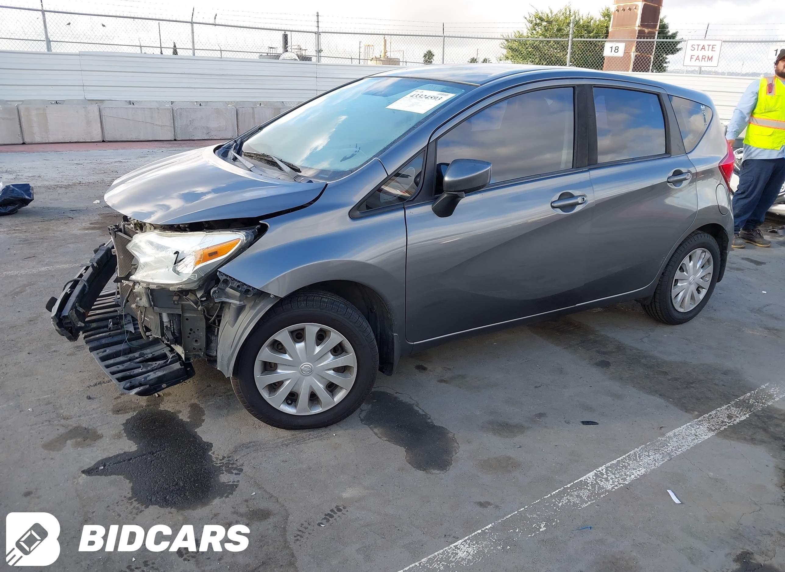 2016 Nissan Versa, Note SV