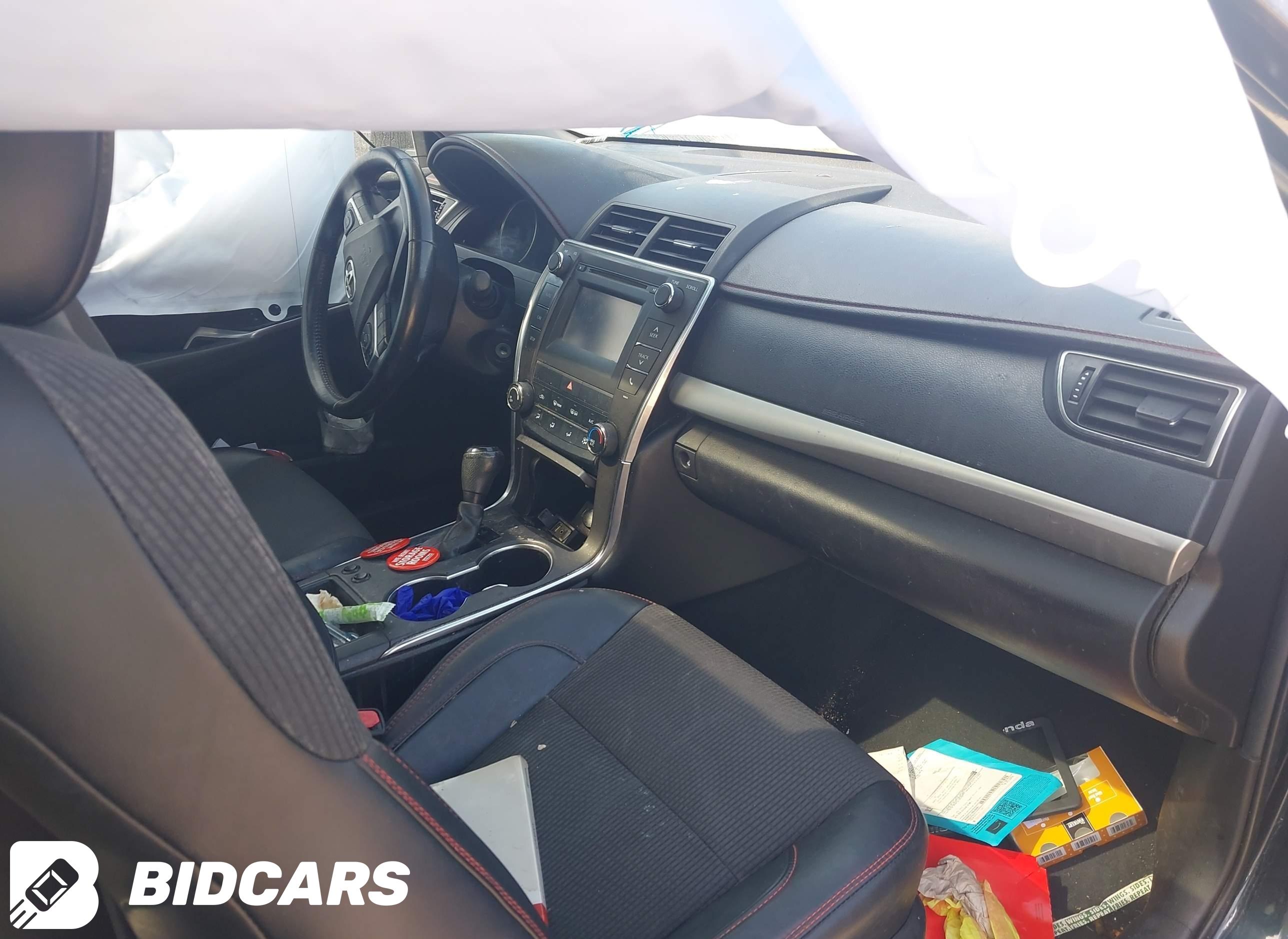 2016 Toyota Camry, SE