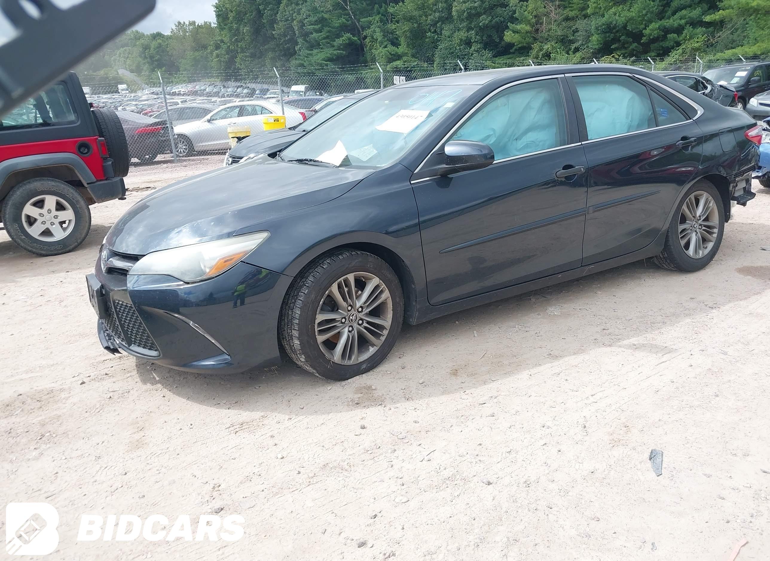 2016 Toyota Camry, SE