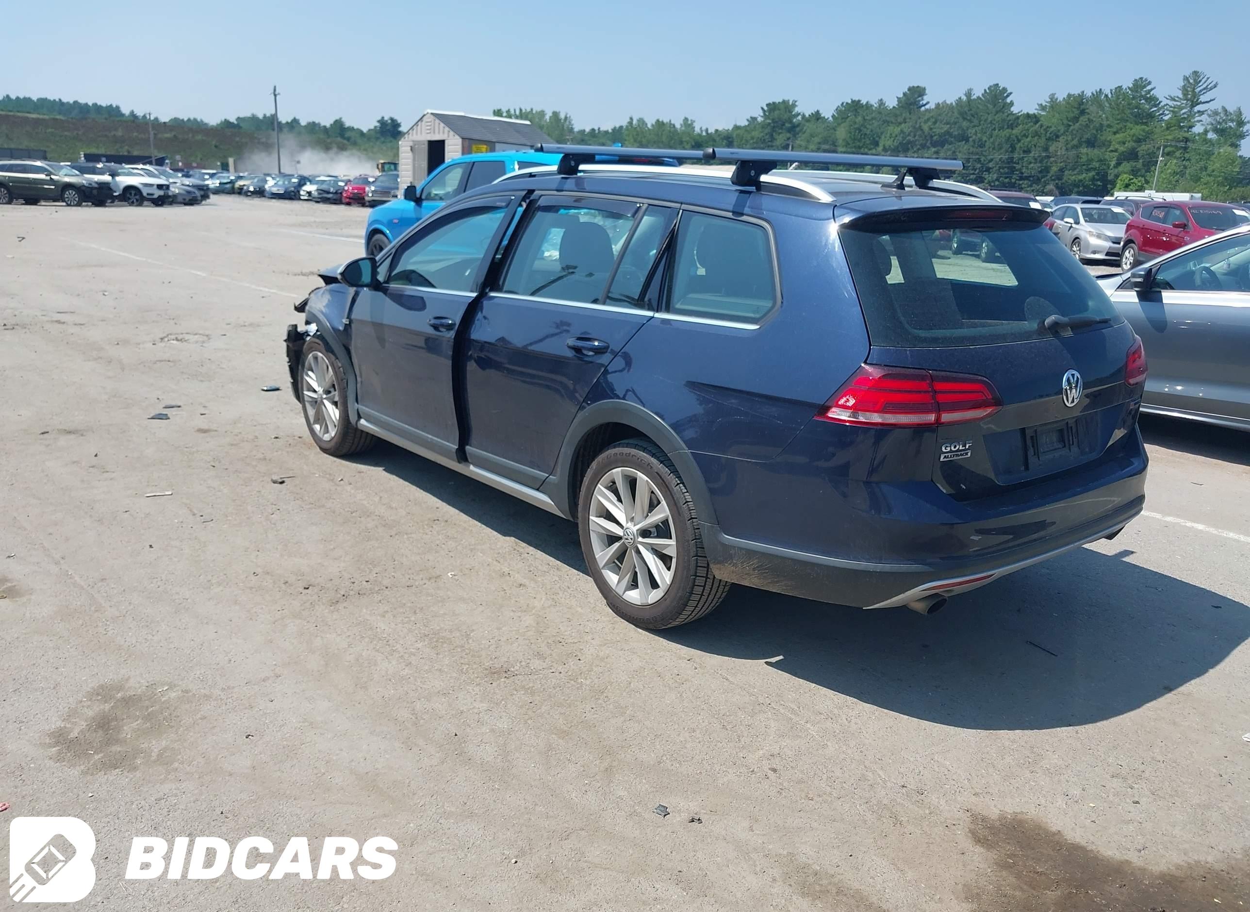 2019 Volkswagen Golf, Alltrac...