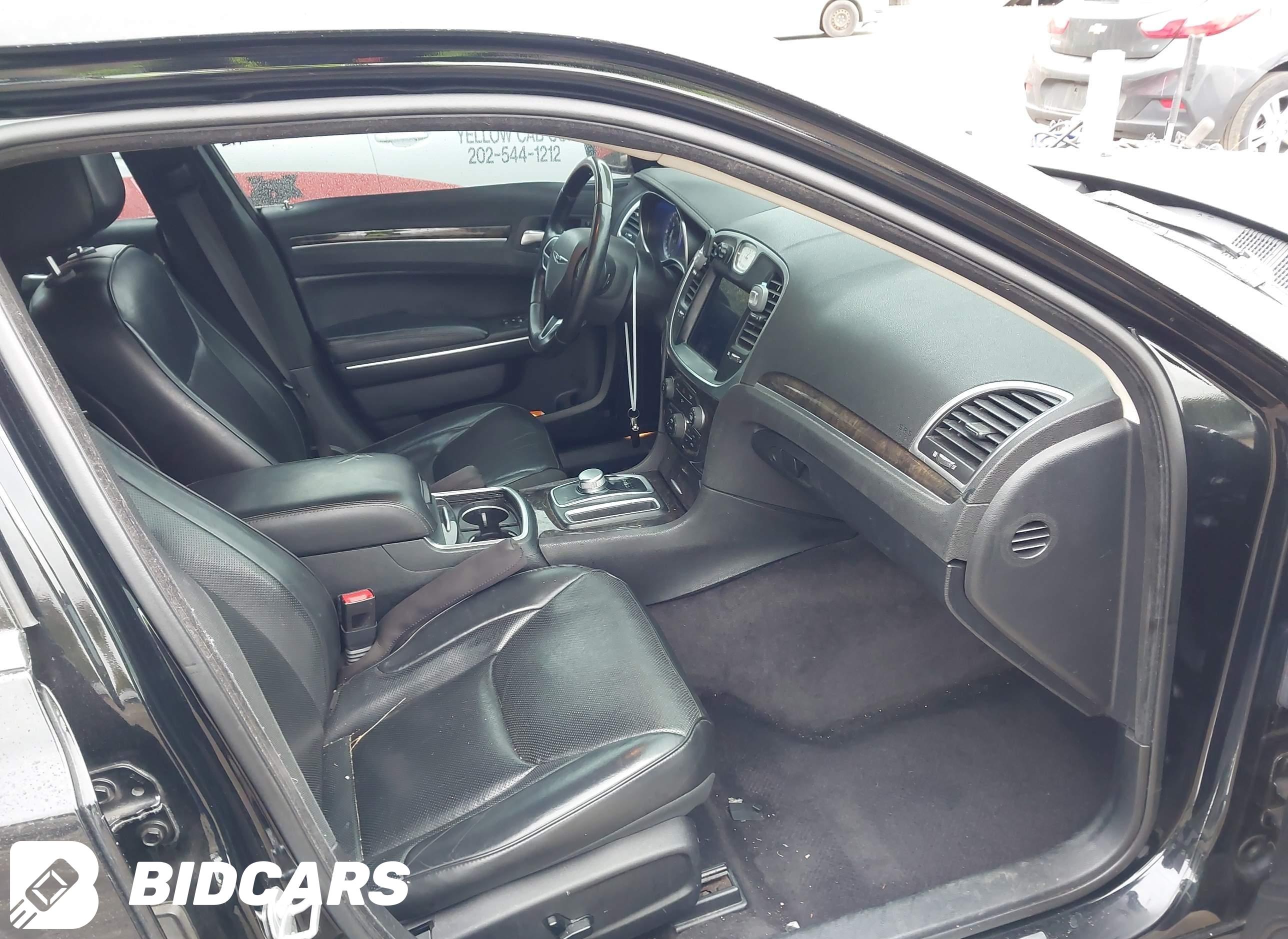 2017 Chrysler 300C, Awd