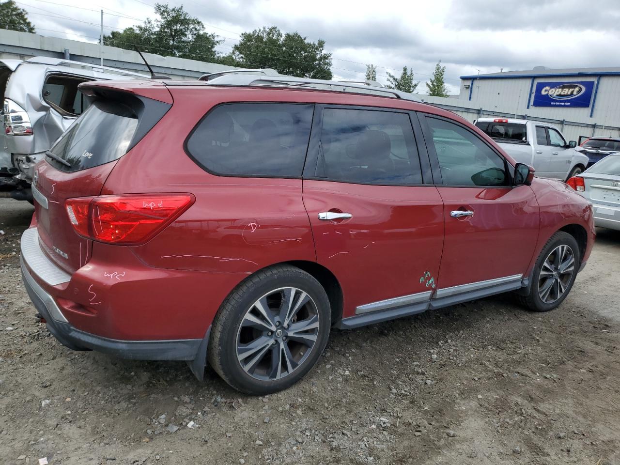 2017 Nissan Pathfinder, S