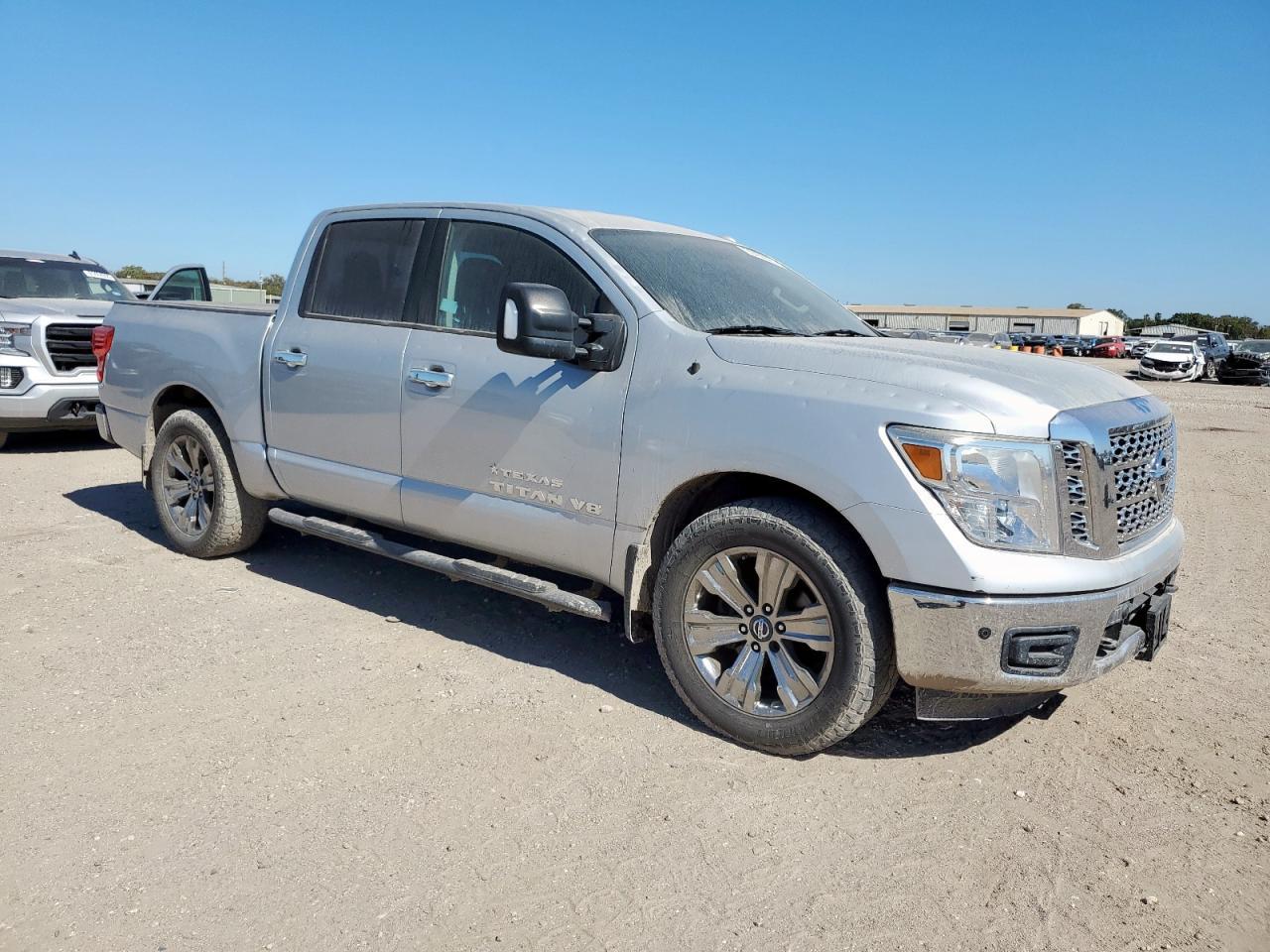 2018 Nissan Titan, SV
