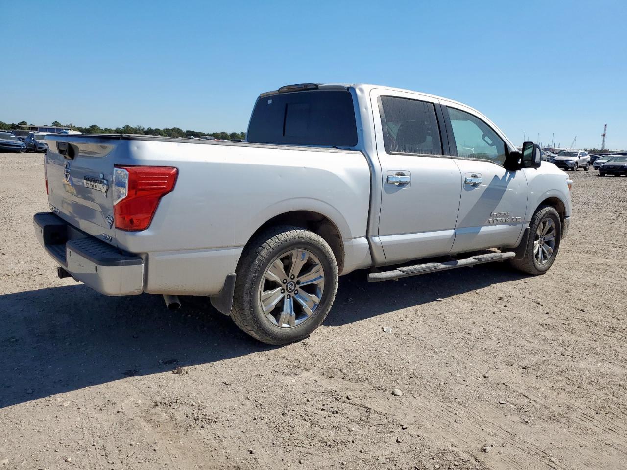 2018 Nissan Titan, SV
