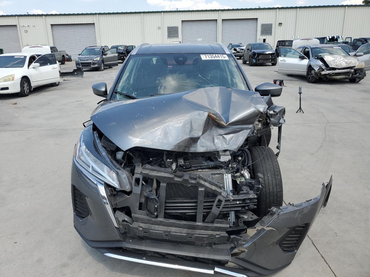 2023 Nissan Kicks, SV