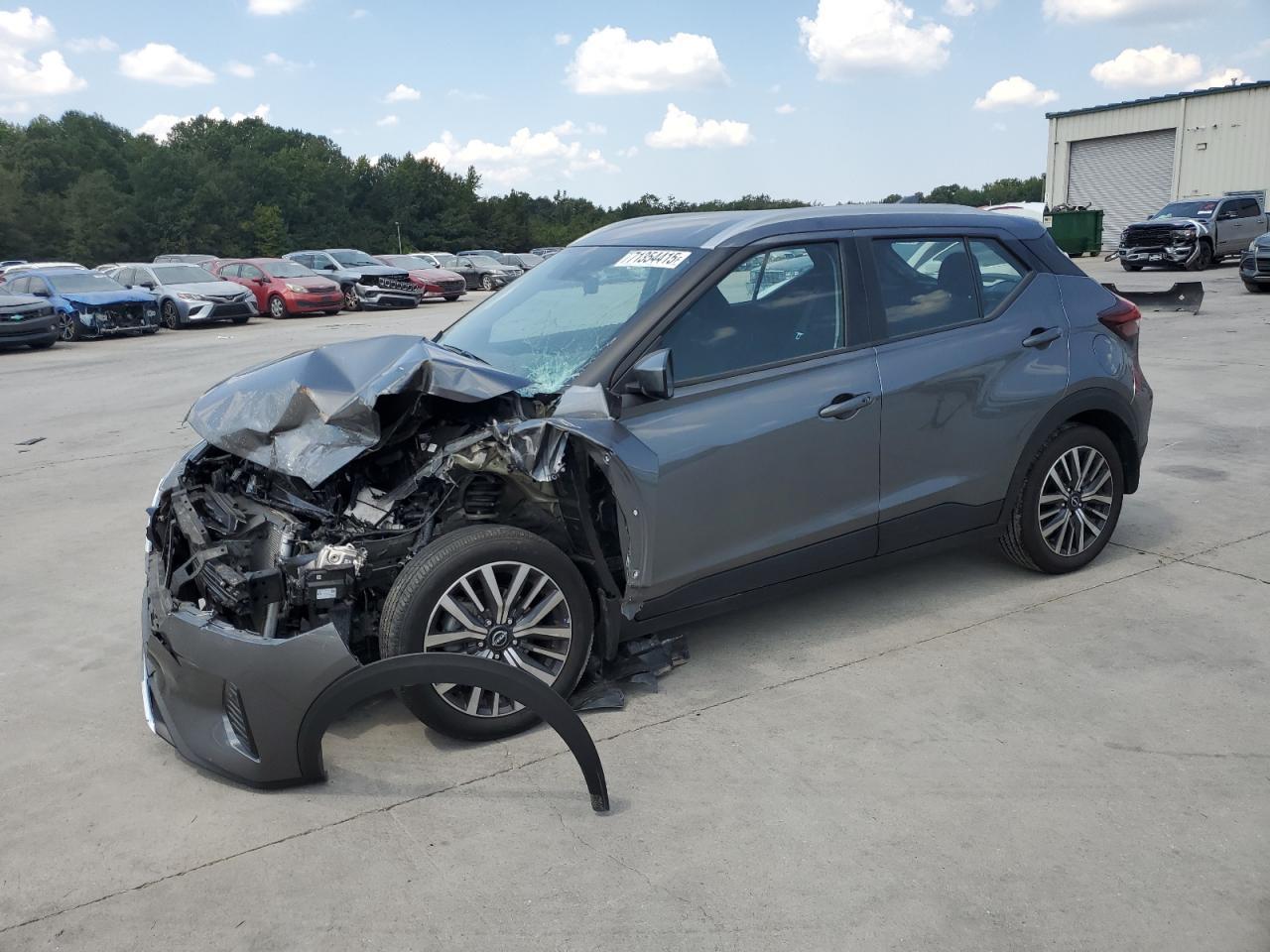 2023 Nissan Kicks, SV