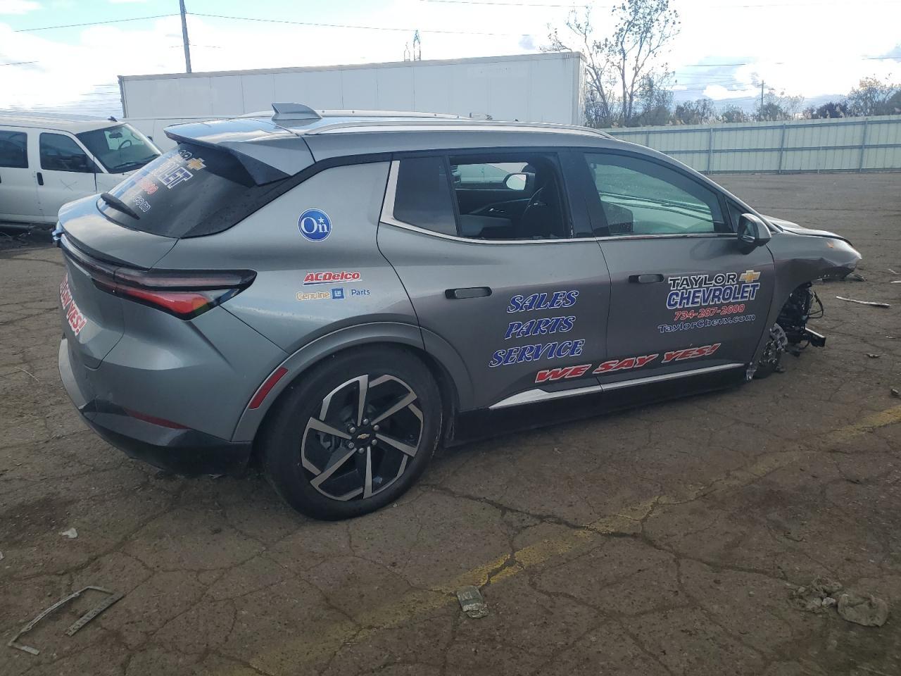 2024 Chevrolet Equinox, 2LT