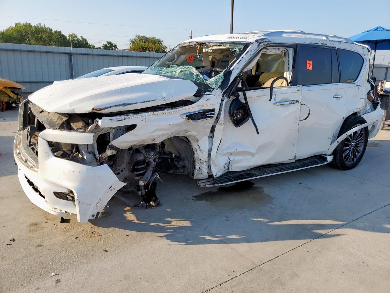 2021 Infiniti QX80, Luxe