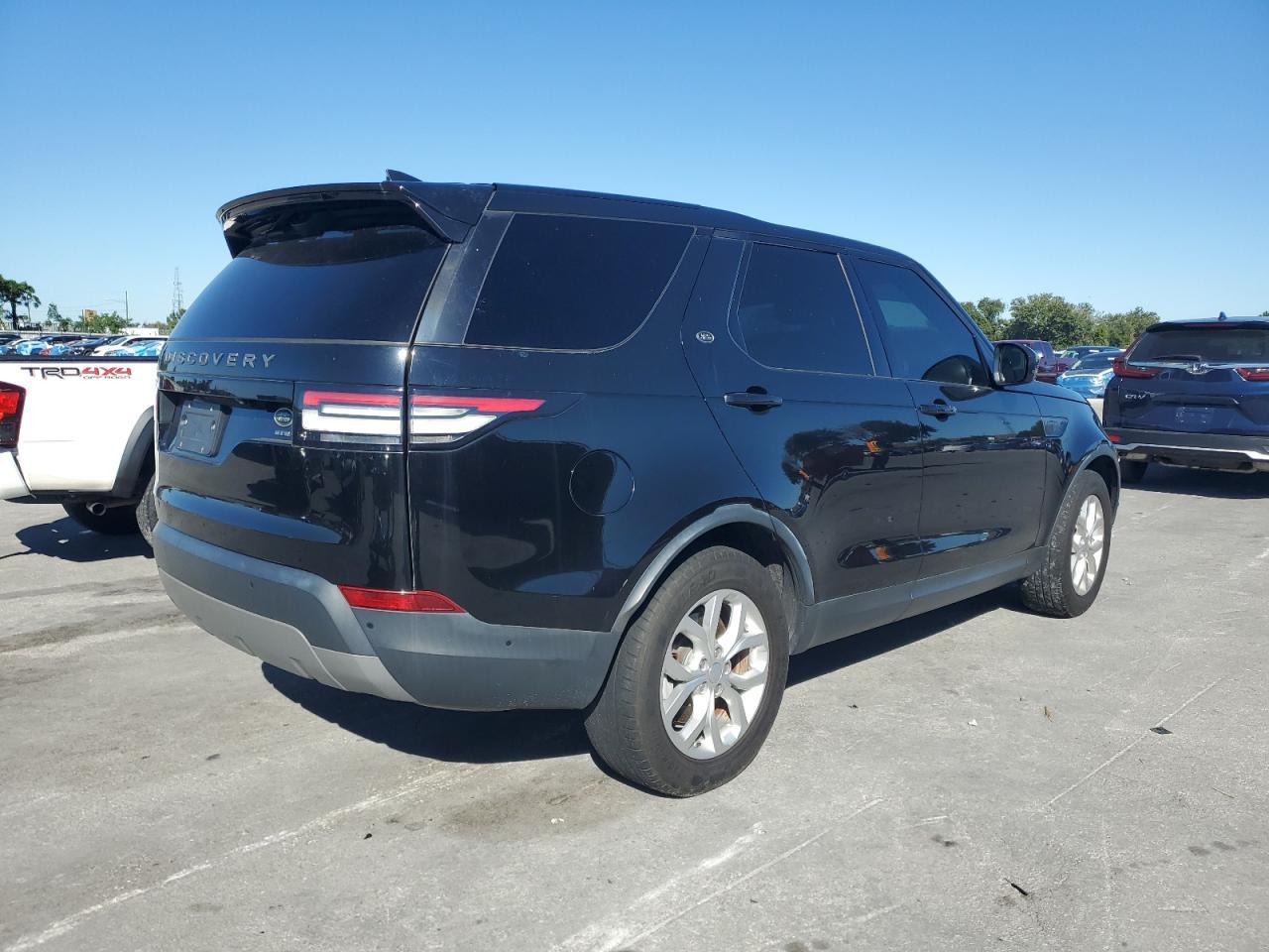 2020 Land Rover Discovery, SE