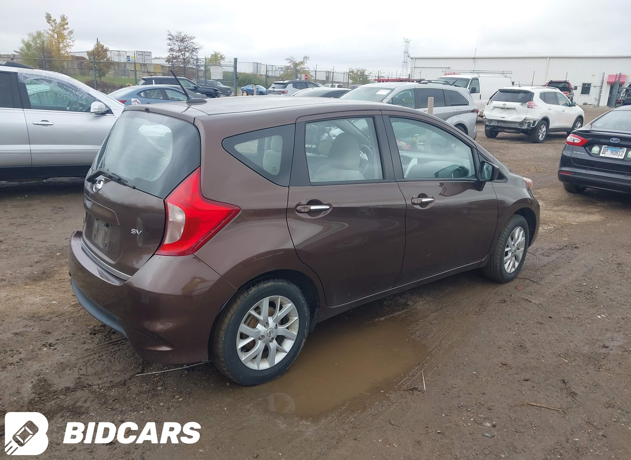 2017 Nissan Versa, Note SV