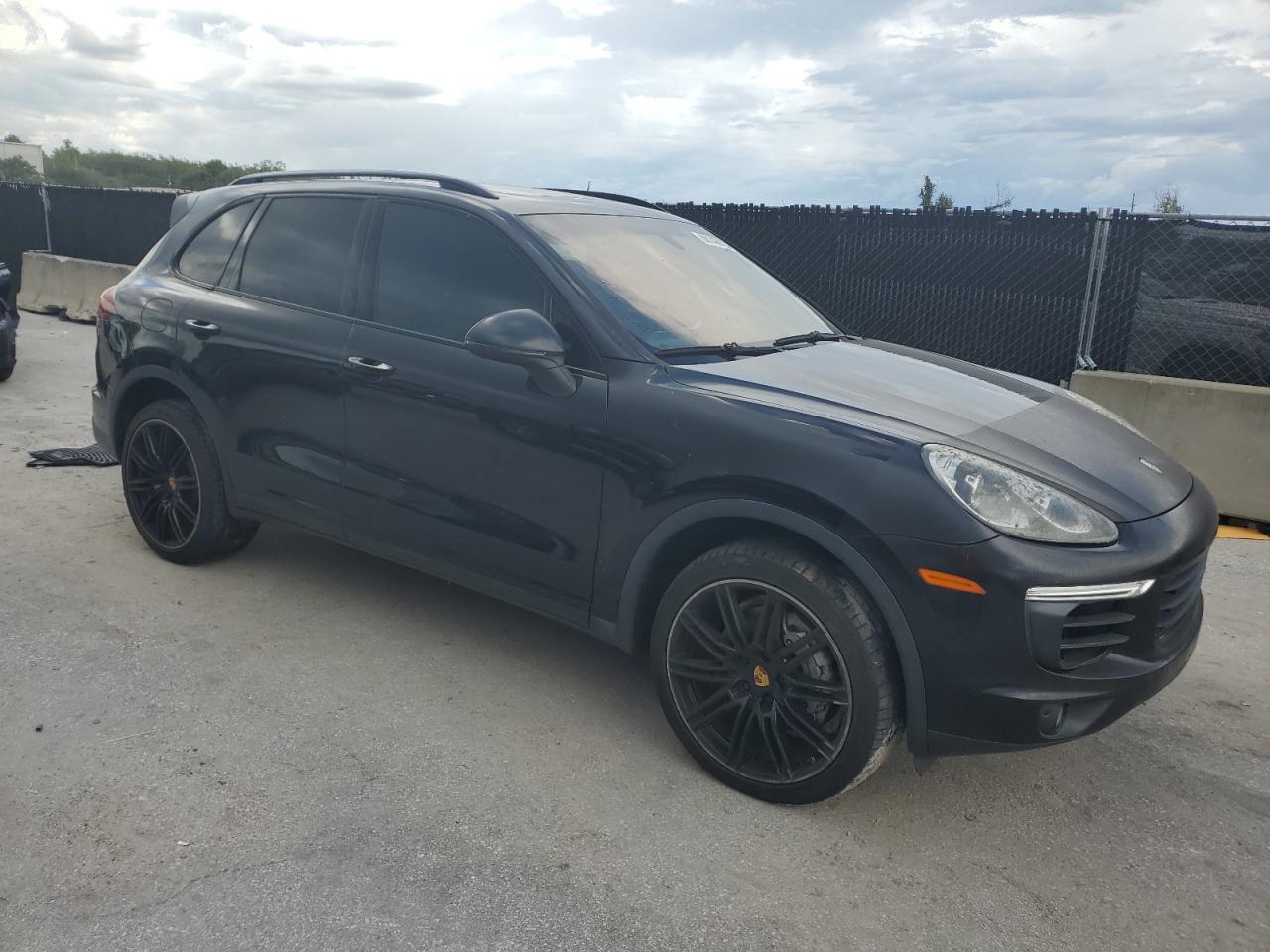2017 Porsche Cayenne, S