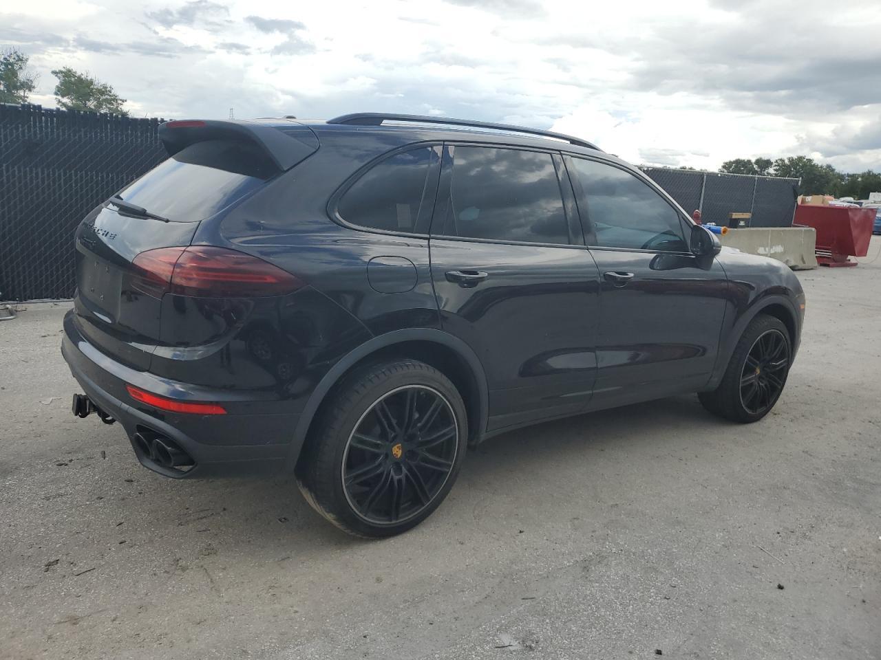 2017 Porsche Cayenne, S