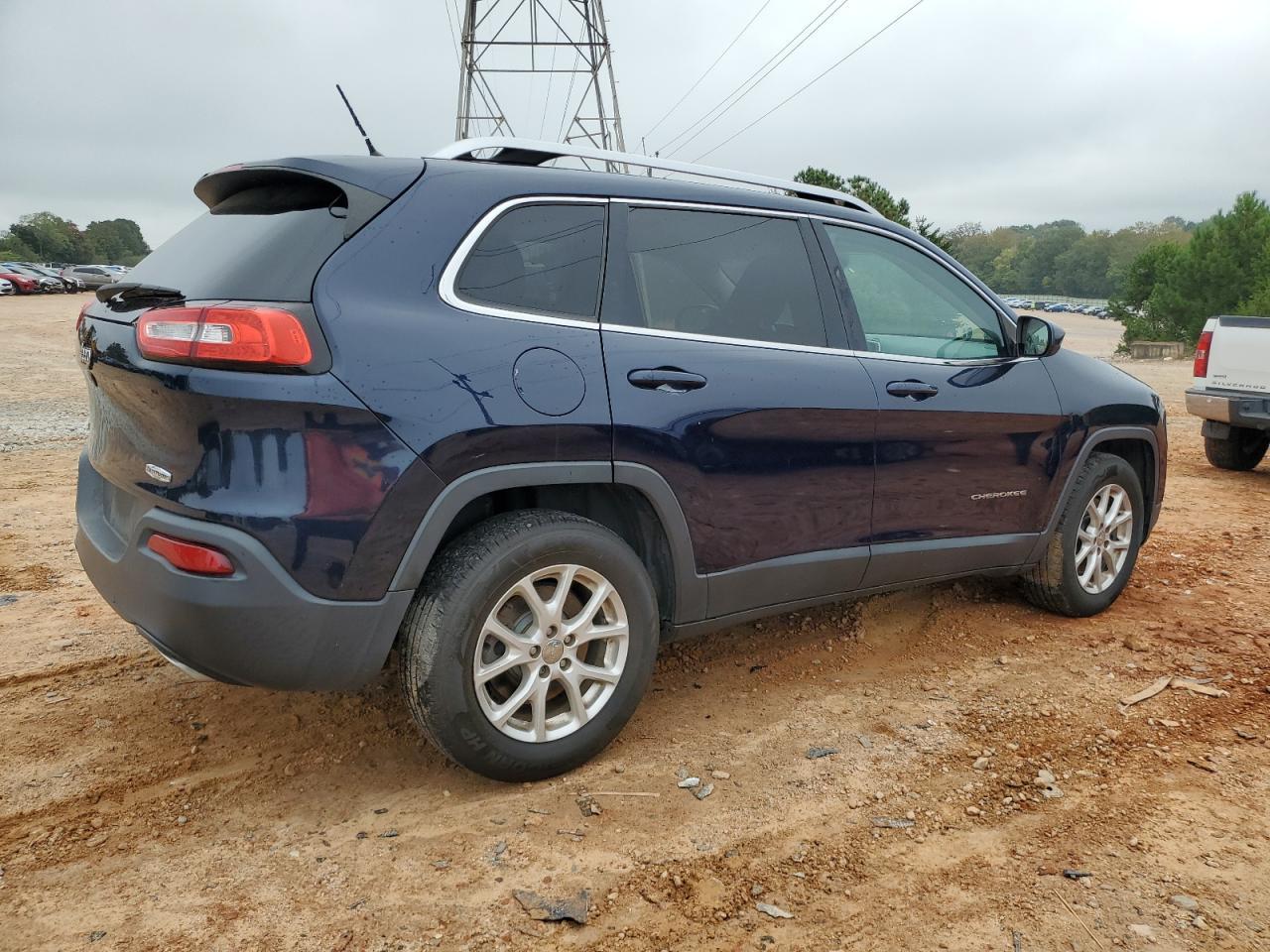 2015 Jeep Cherokee, Latitude