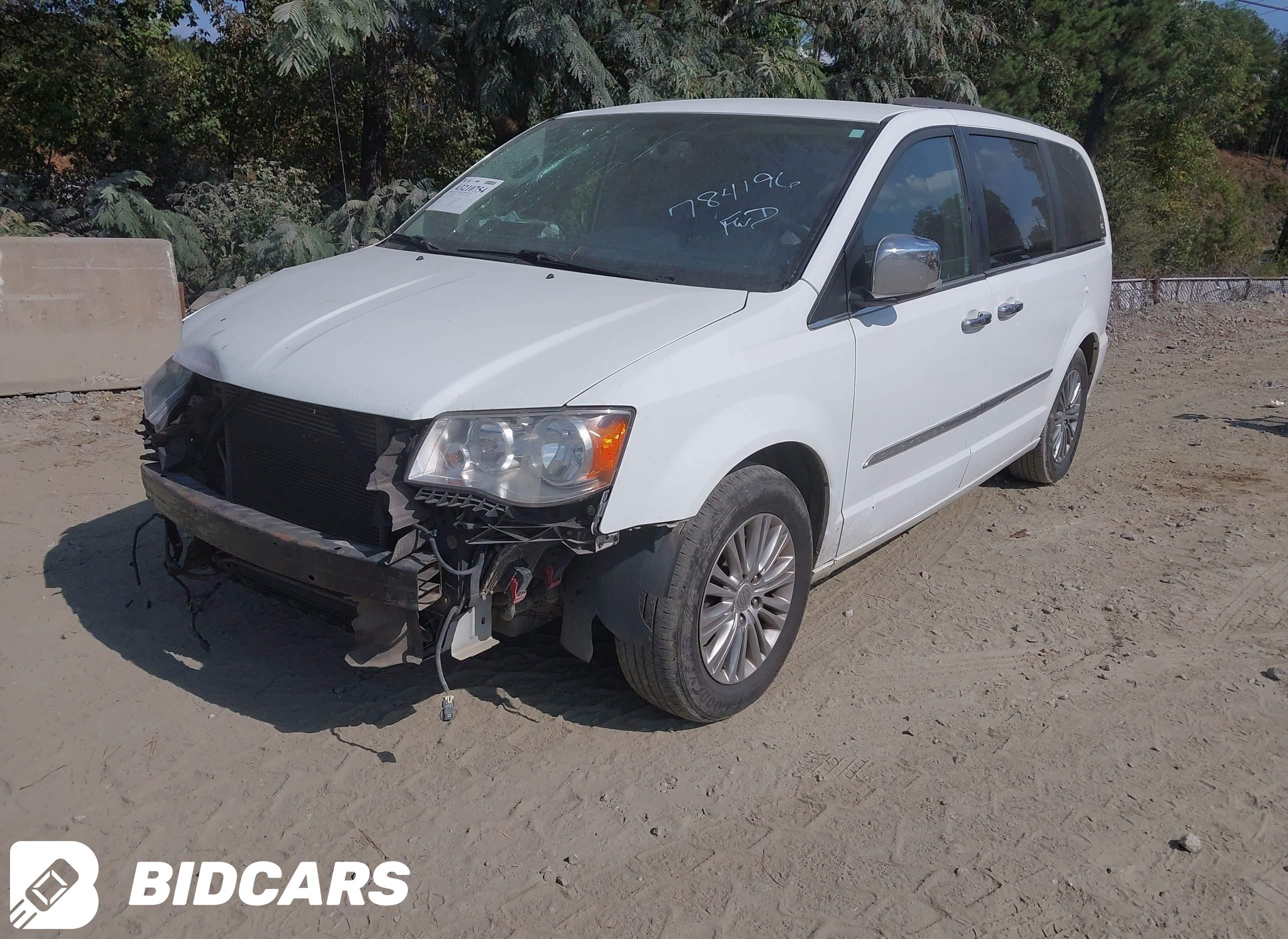 2015 Chrysler Town and Countr...