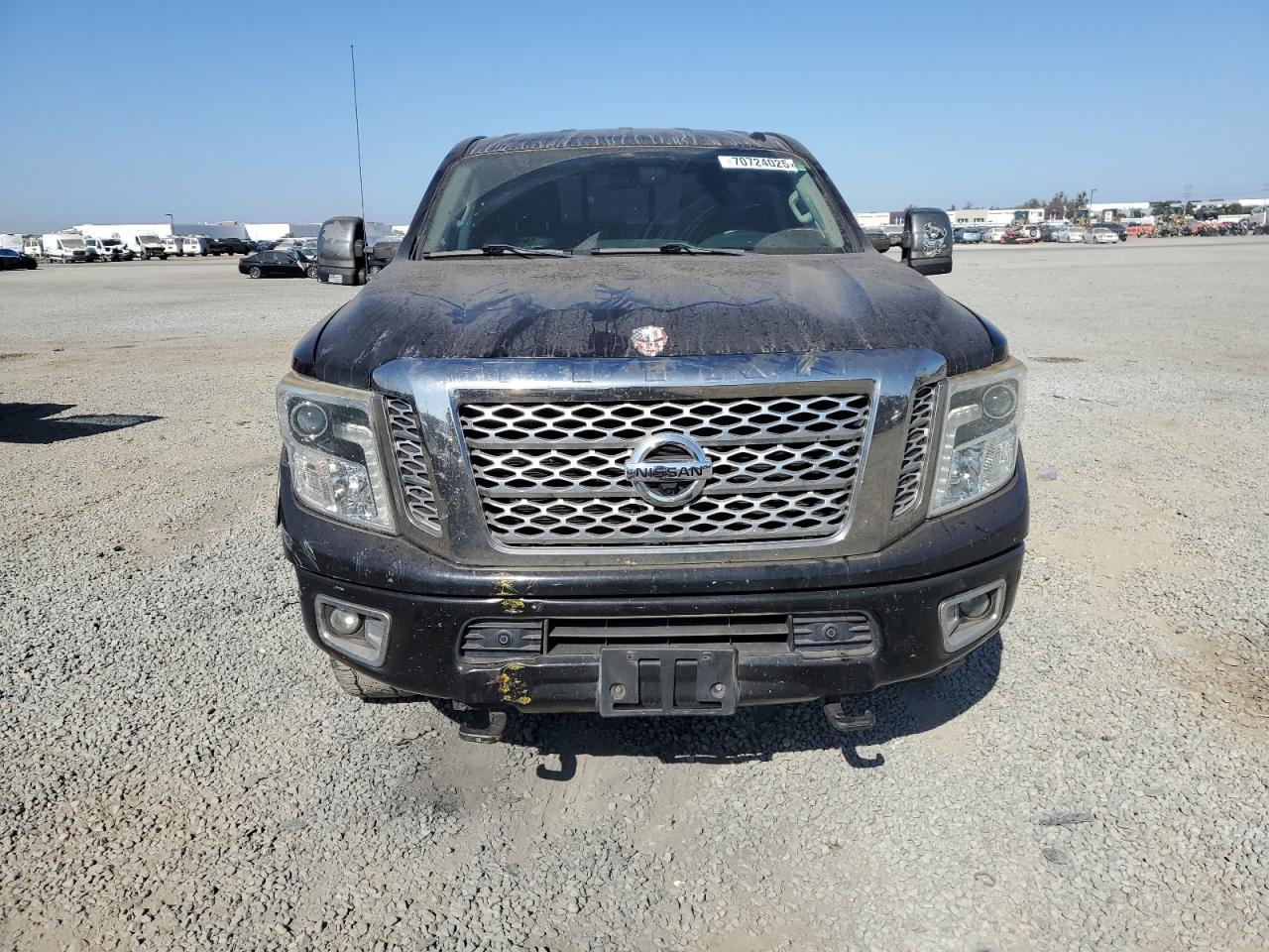 2016 Nissan Titan, SL