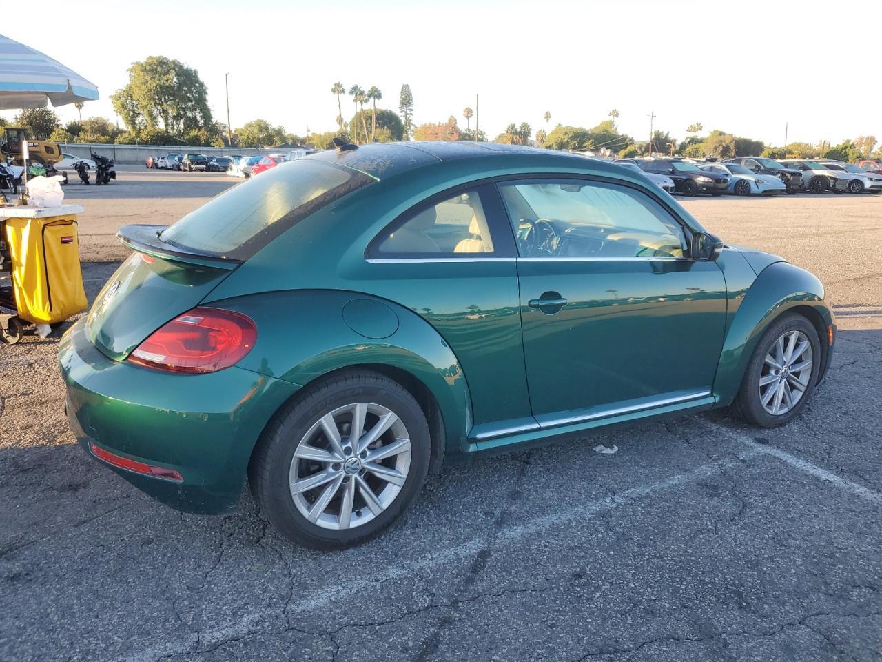 2018 Volkswagen Beetle, SE