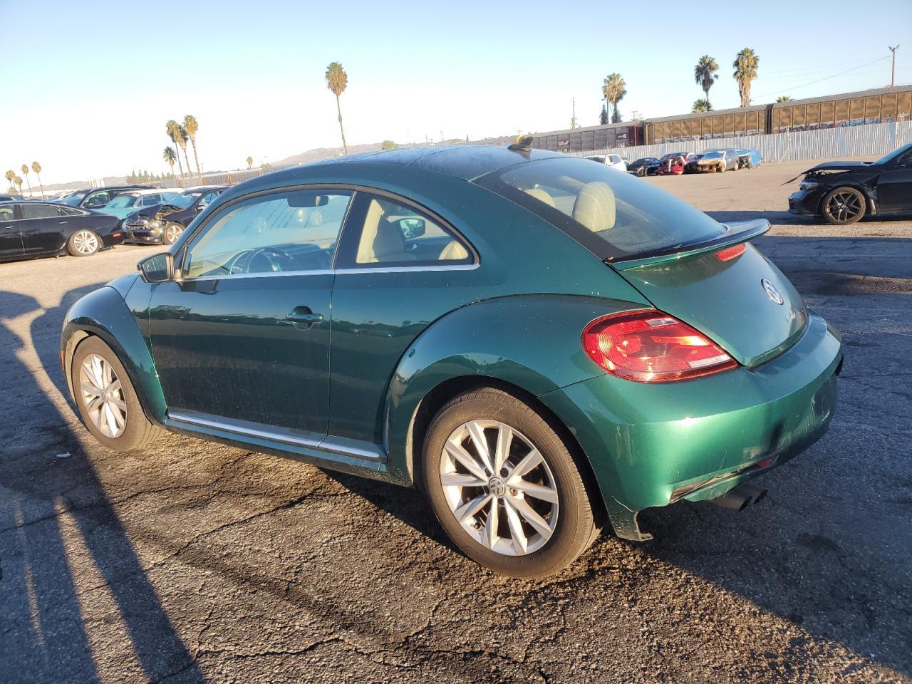 2018 Volkswagen Beetle, SE