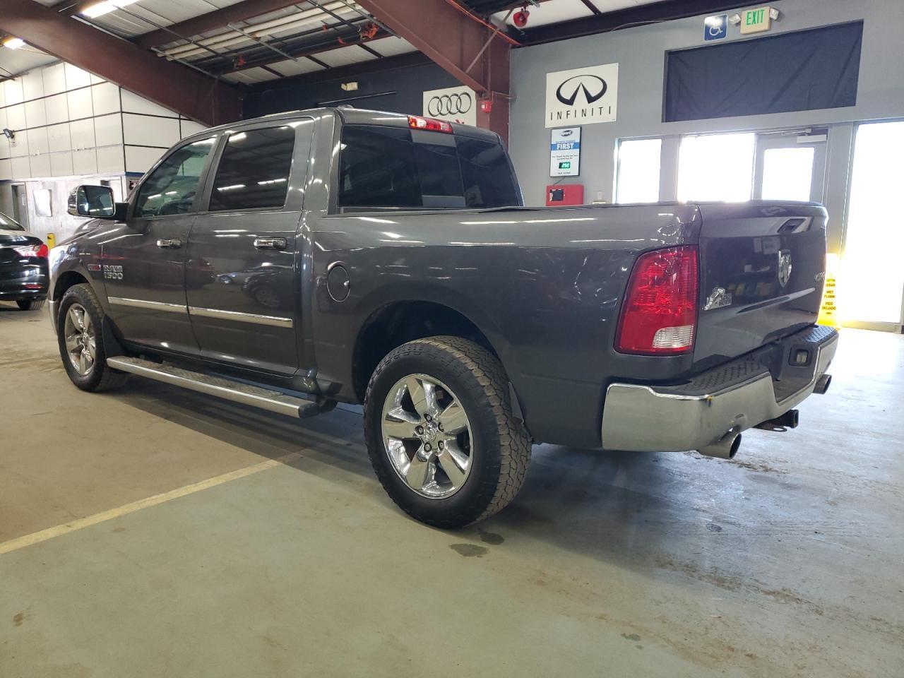 2015 RAM 1500, Slt