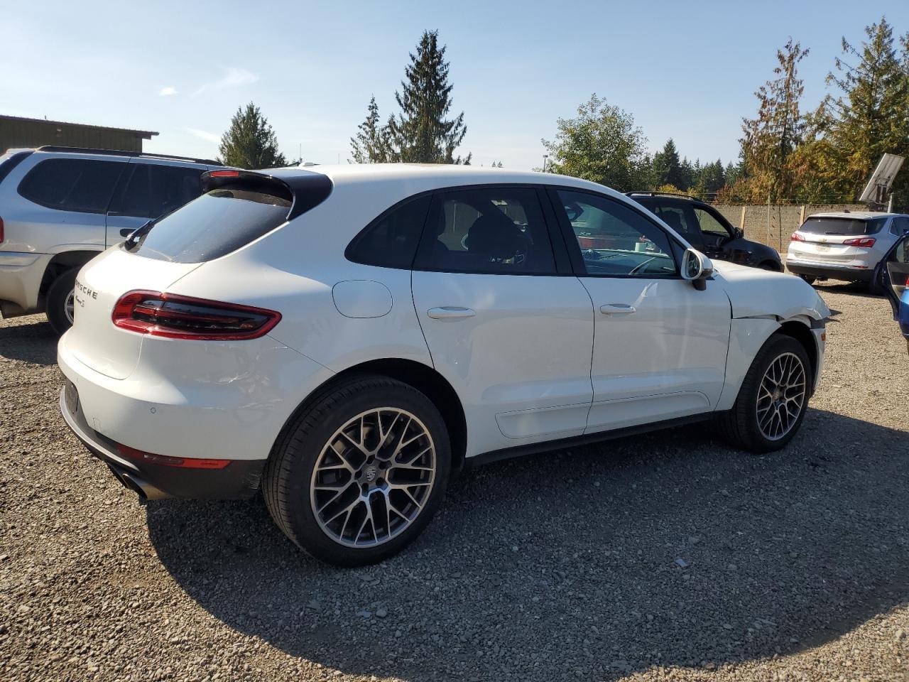 2016 Porsche Macan, S