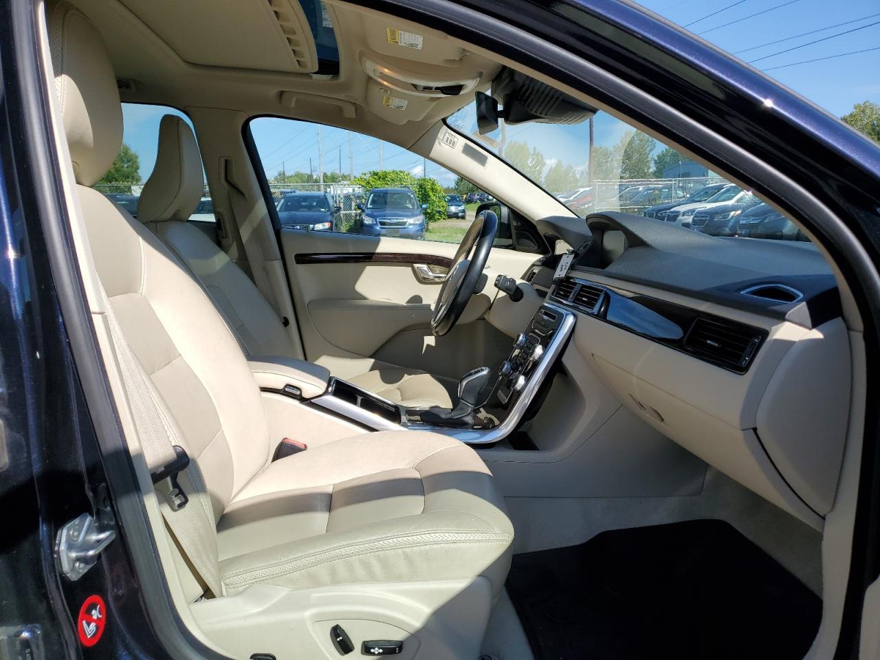 2016 Volv XC70, T5 Platinum