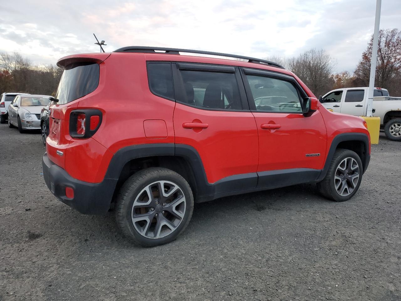 2016 Jeep Renegade, Latitude