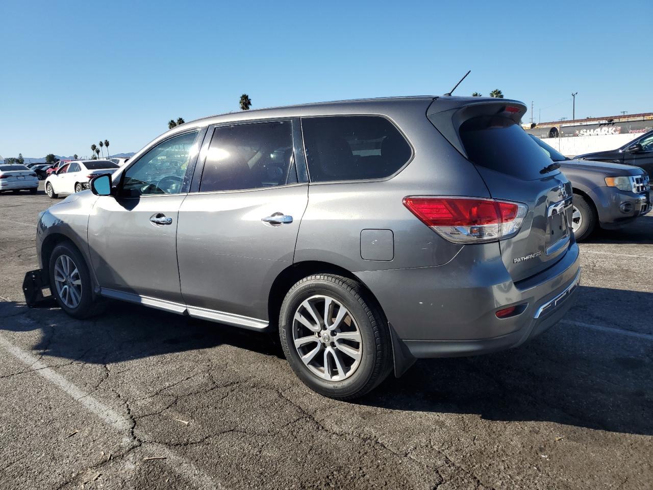 2015 Nissan Pathfinder, S