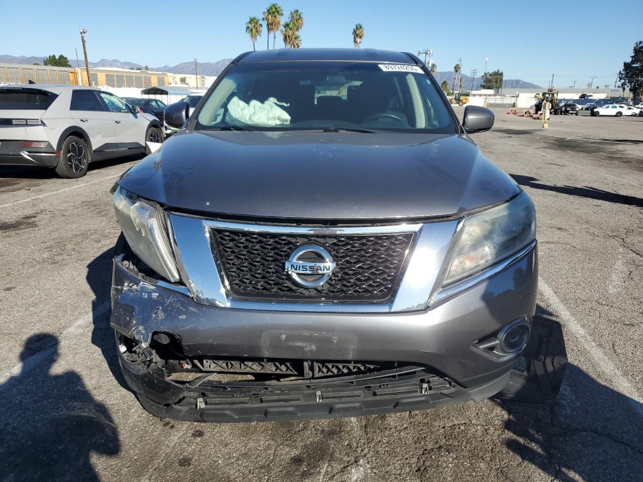 2015 Nissan Pathfinder, S