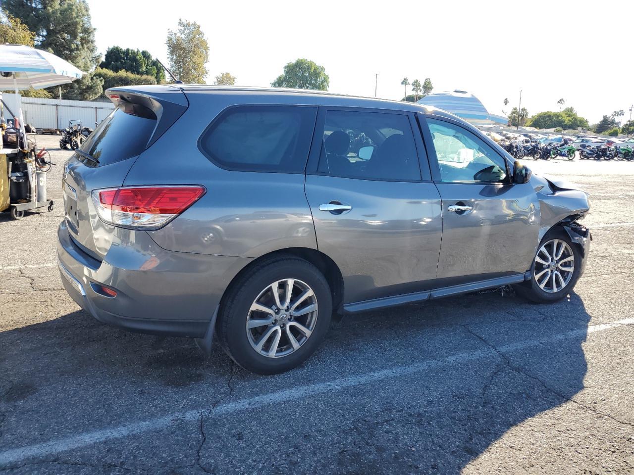 2015 Nissan Pathfinder, S