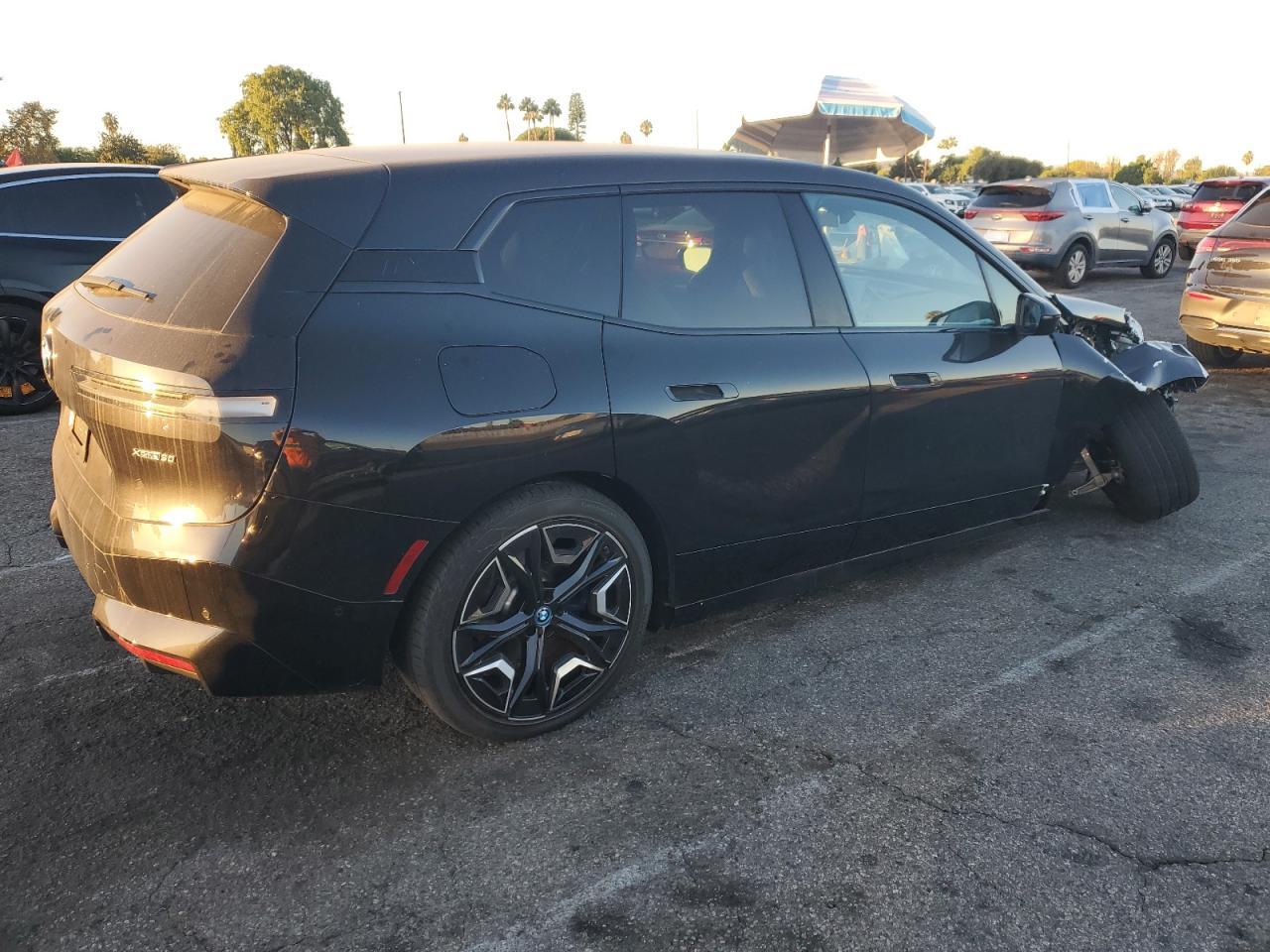 2025 BMW IX, Xdrive50