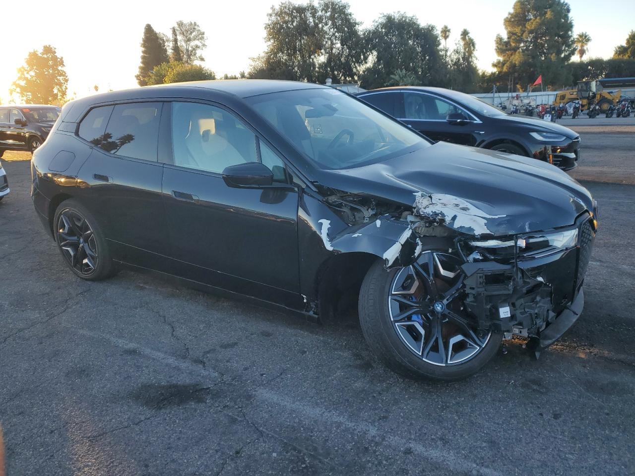 2025 BMW IX, Xdrive50