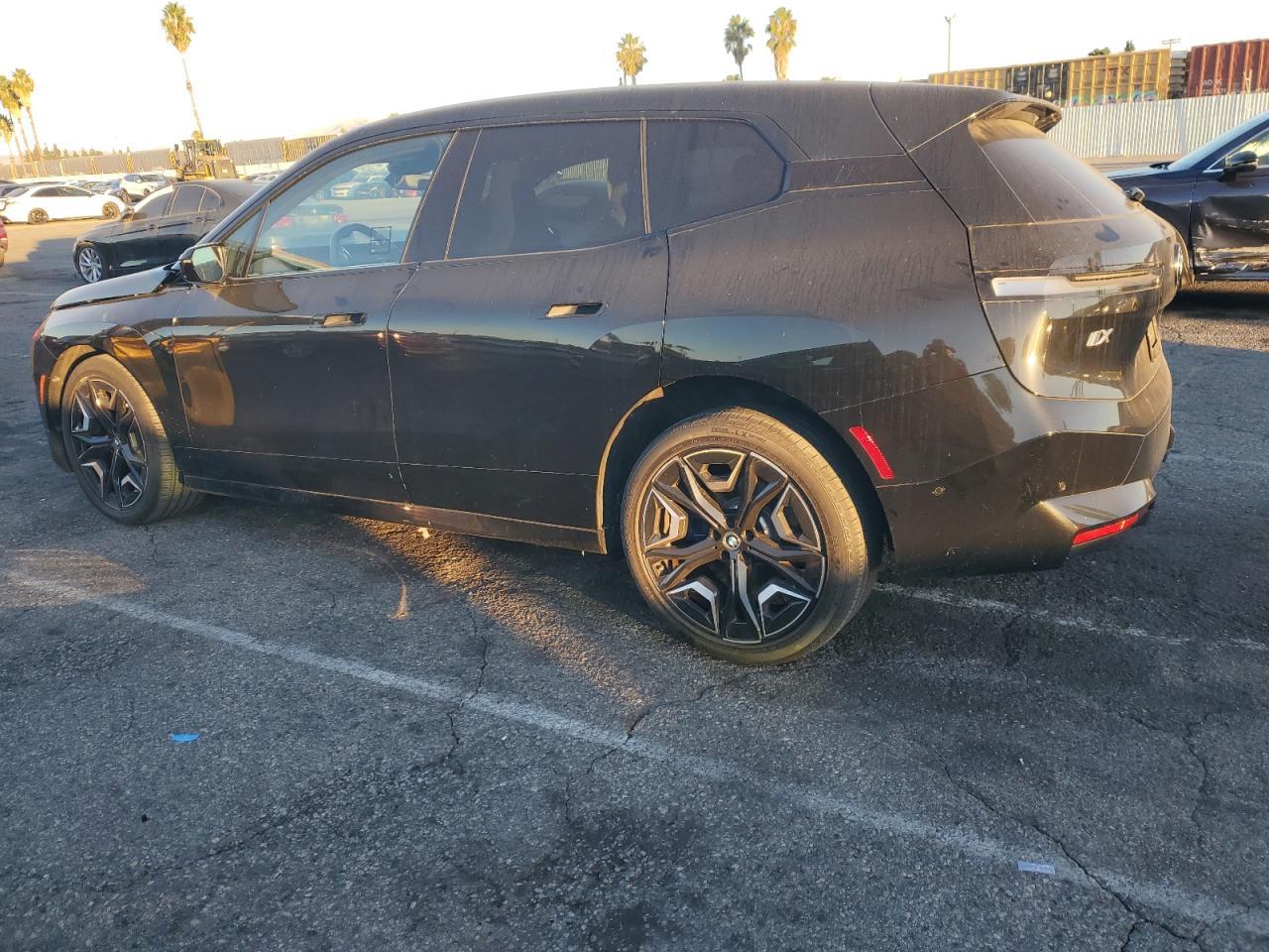 2025 BMW IX, Xdrive50