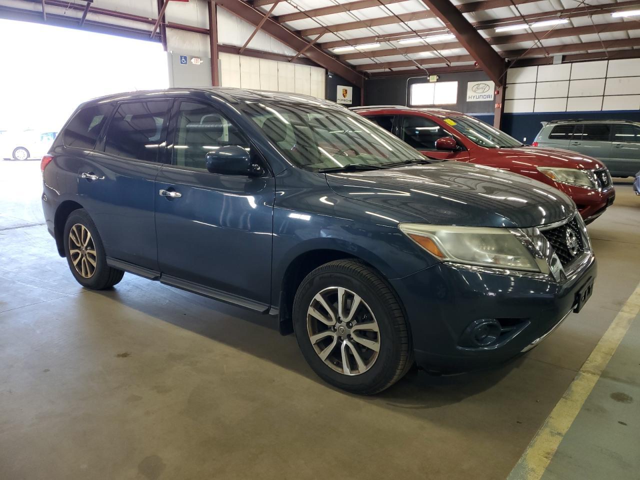 2015 Nissan Pathfinder, S