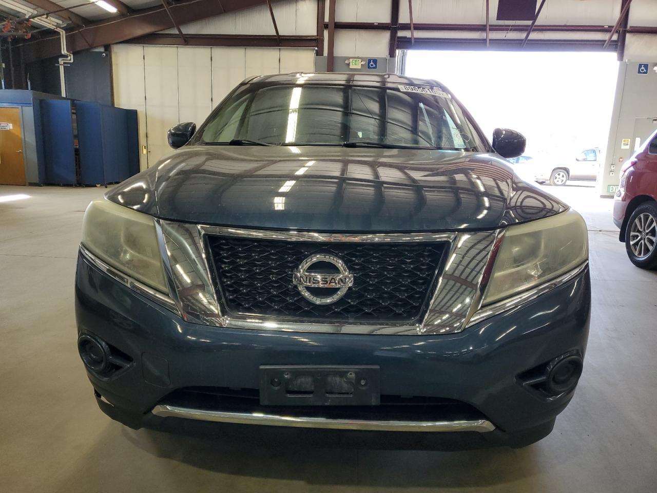 2015 Nissan Pathfinder, S