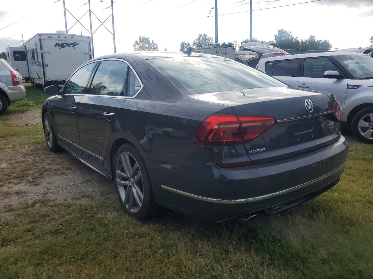 2017 Volk Passat, R-Line
